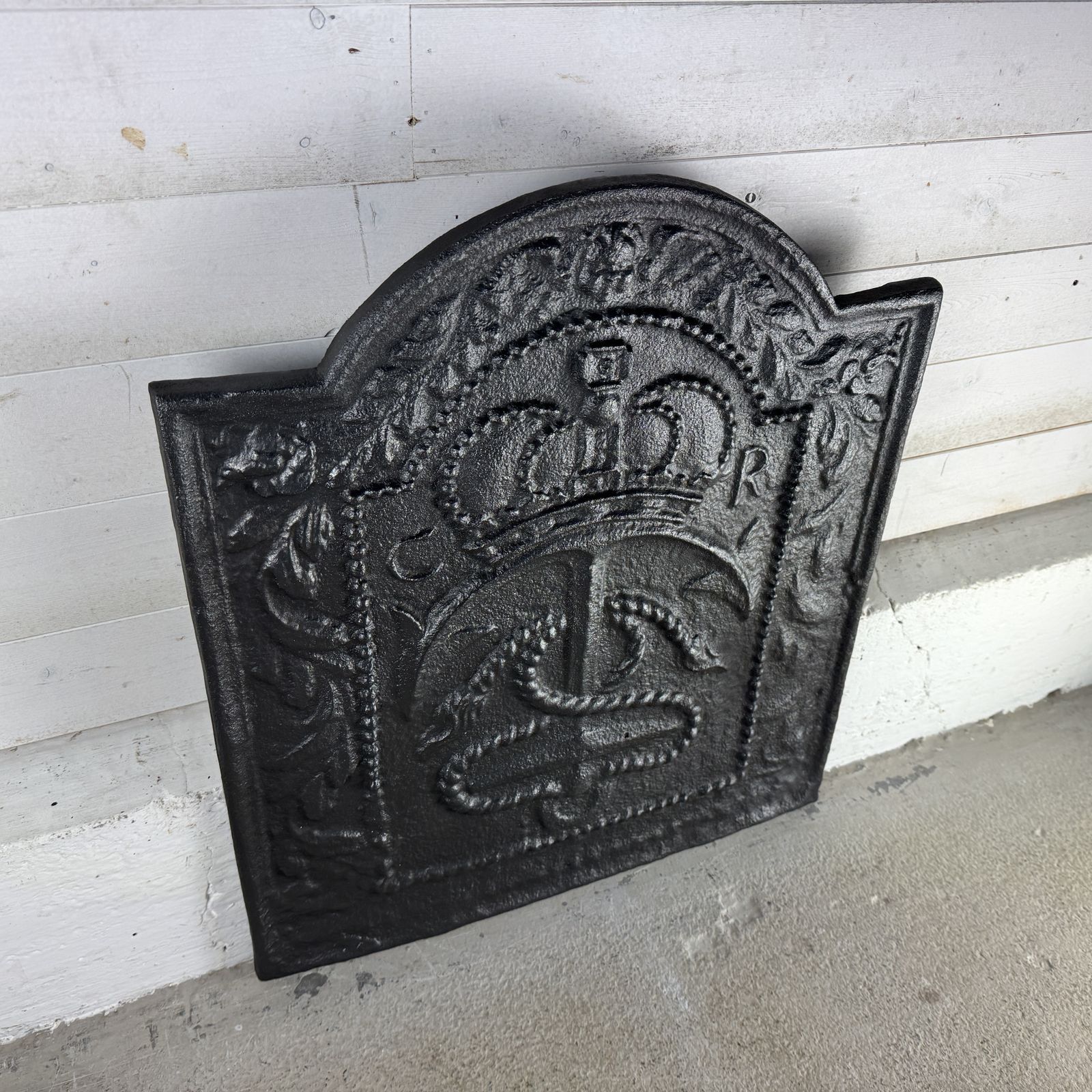 Antique Cast Iron Fire Back With Anchor Design photo furniture