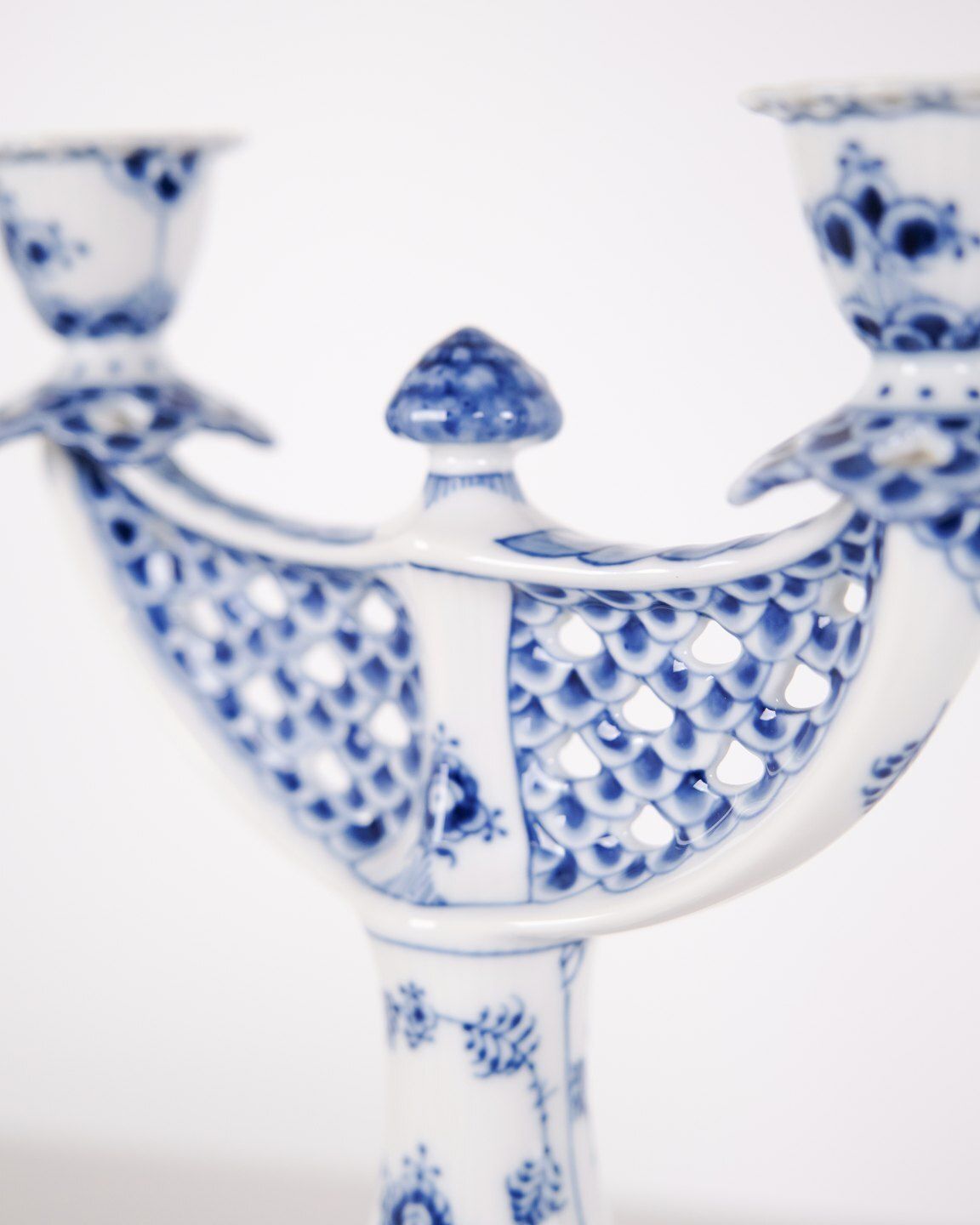 Two Armed Candlestick – Blue Fluted Full Lace – Model 1169 – Royal Copenhagen photo vinterior