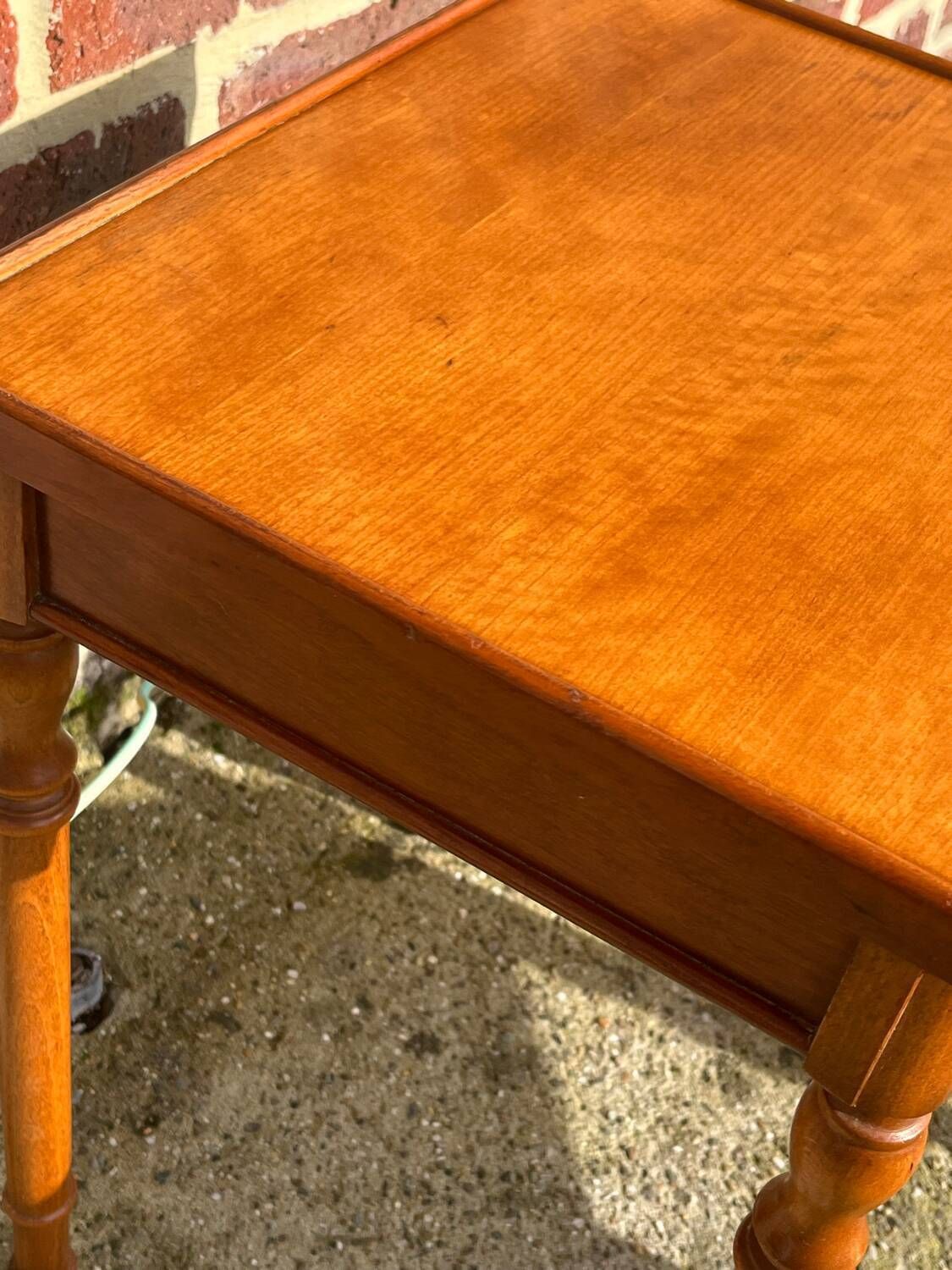 photo vinterior Set Of Two Nesting Tables, By Louis Philippe