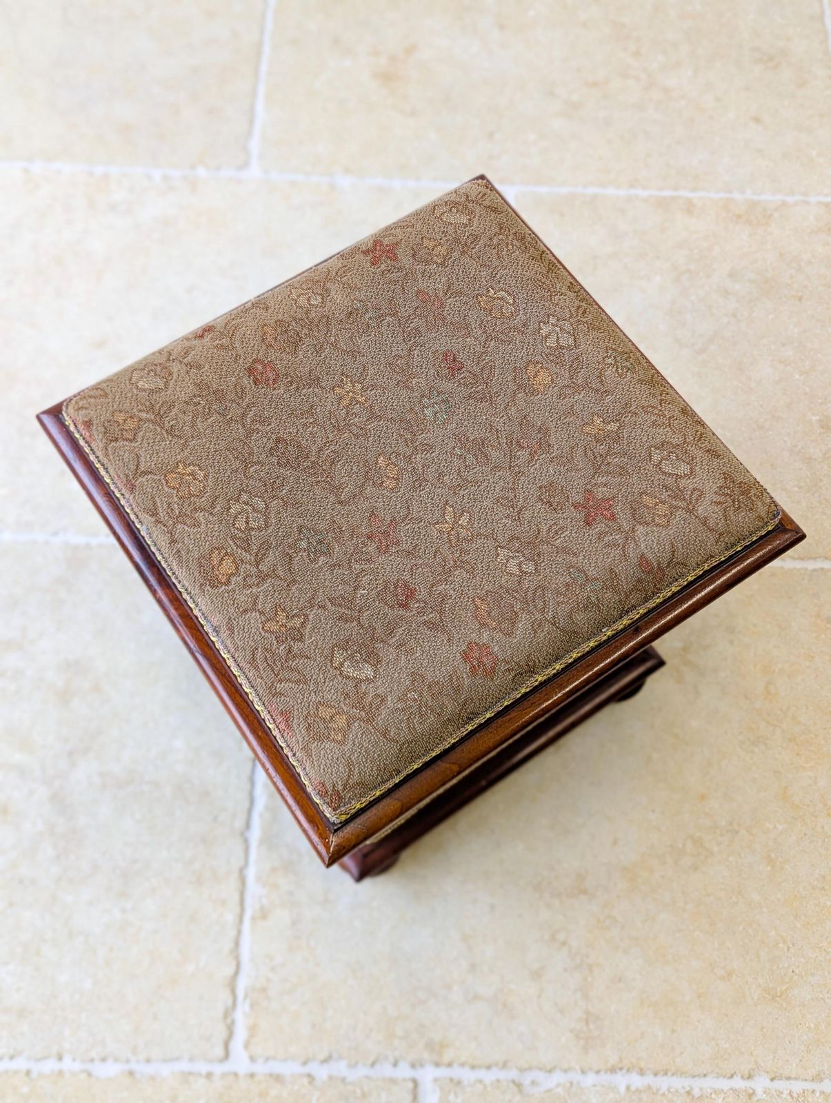 395.0 Antique Victorian Mahogany Upholstered Ottoman photo