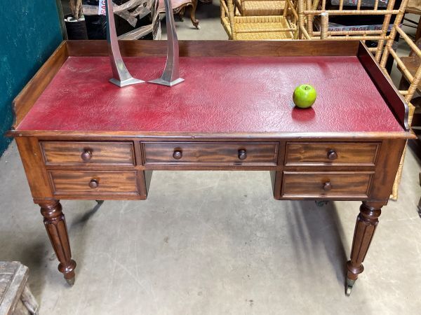 A Fine Quality Mahogany Writing Desk In The Manner Of Gillows photo for sale