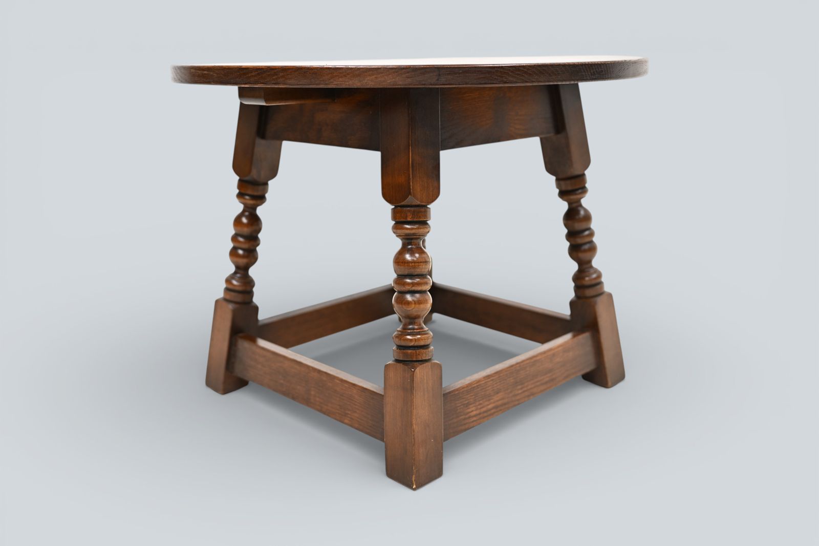 photo buy Old Charm Oak Round Side Coffee Table Tudor Brown Model 1976 Free Uk Delivery*