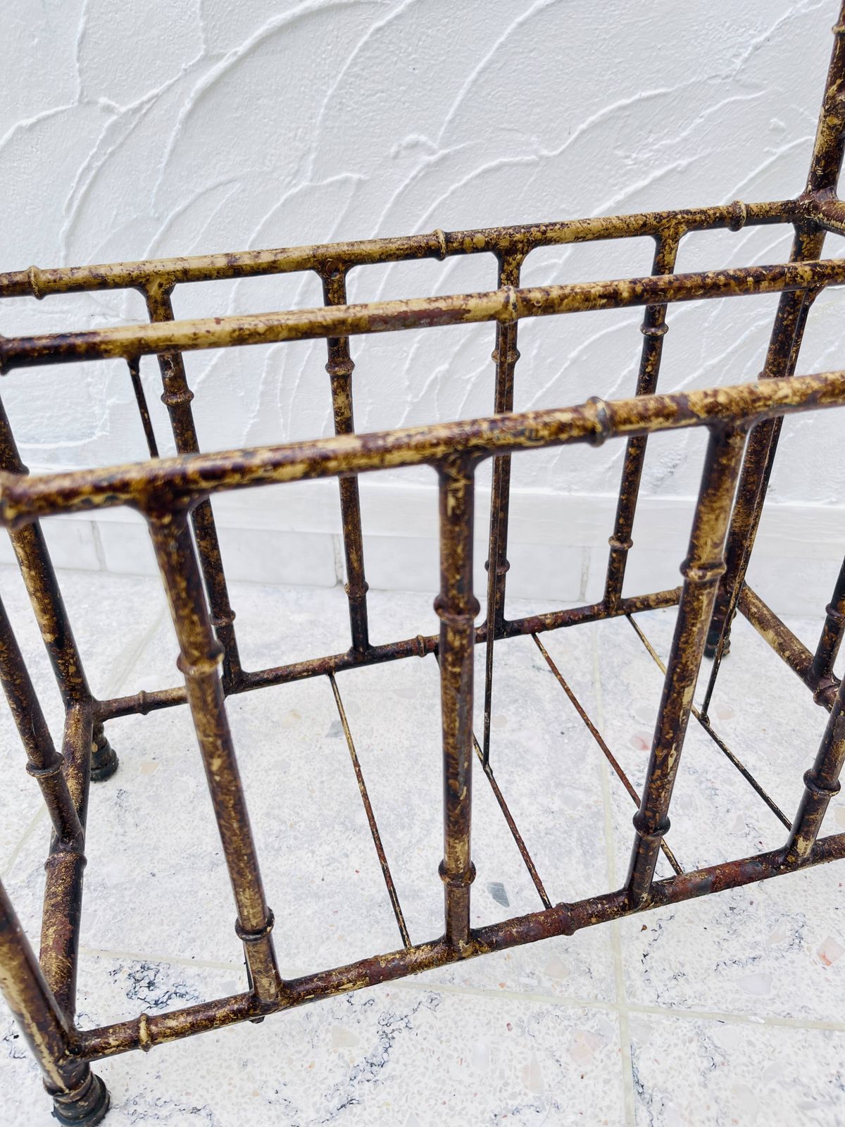 Art Deco Metalen Tijdschriftenrek photo Woonaccessoires