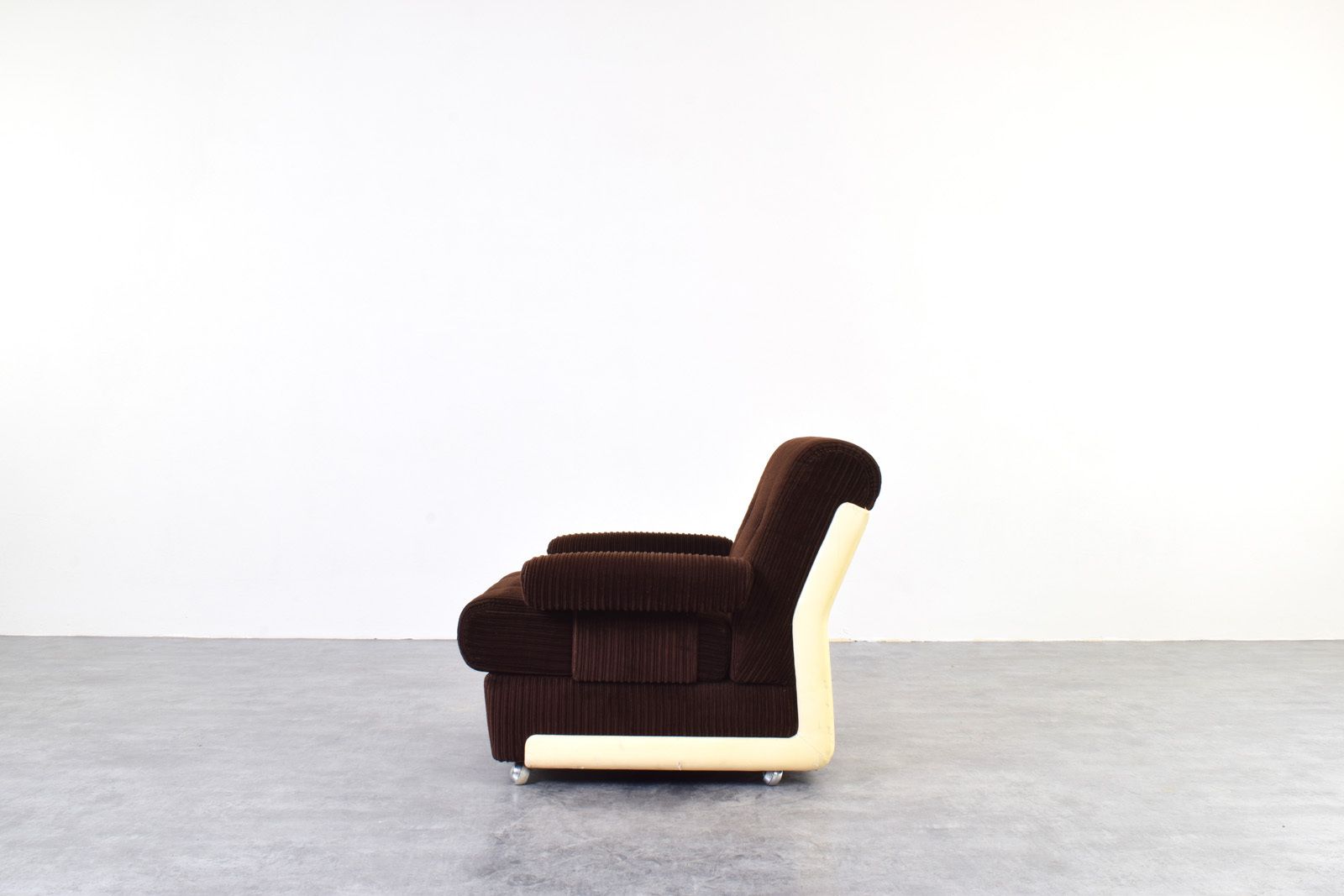 Mid Century German Lounge Chair, 1970s. photo Furniture