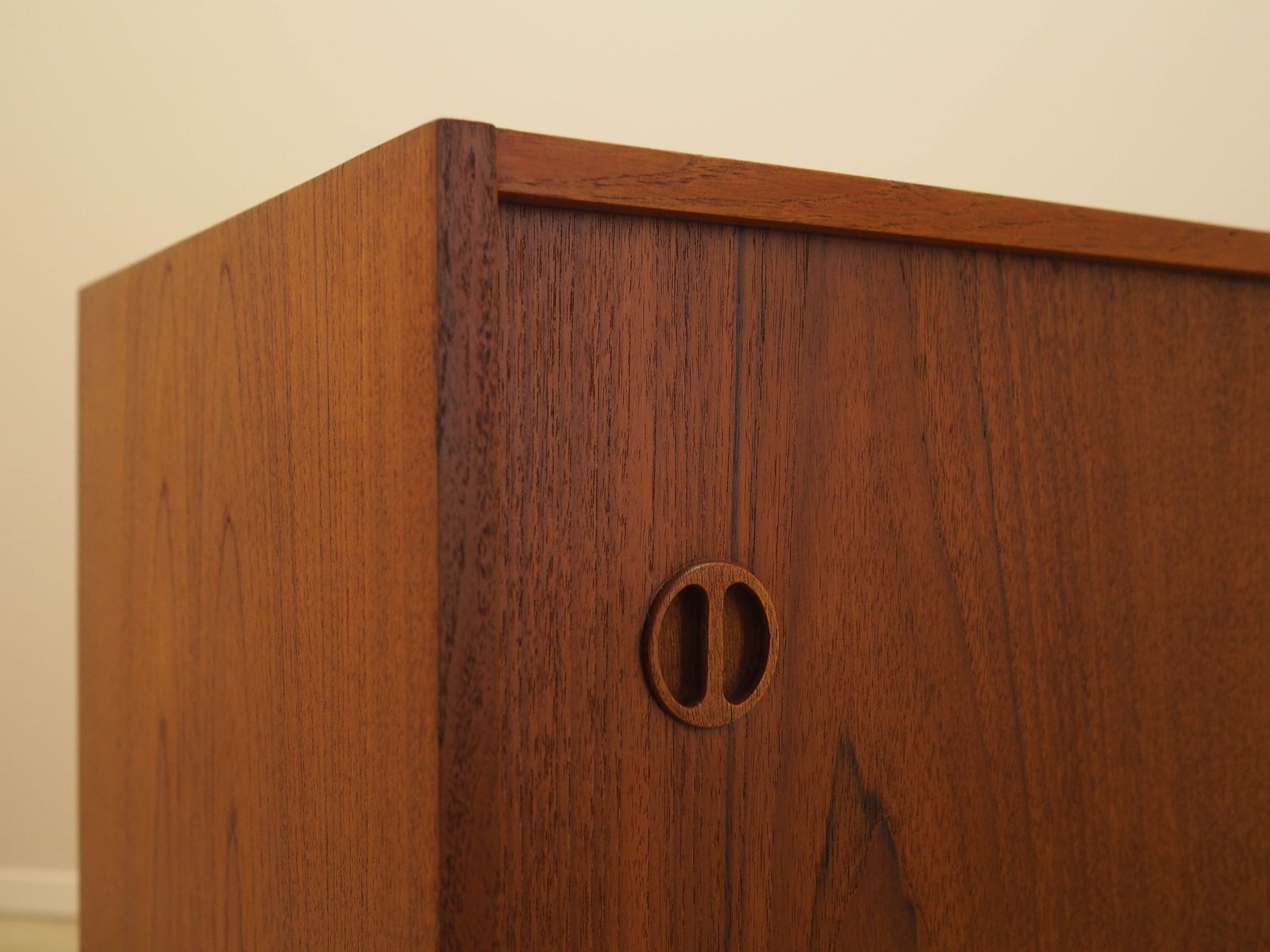 photo for sale Teakhouten Dressoir, Deens Design, Jaren 1970, Productie: Denemarken