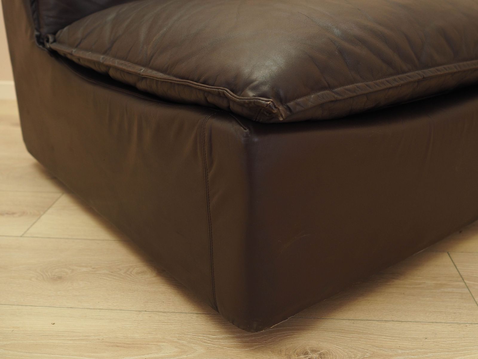 739.0 Brown Leather Armchair, Italian Design, 1960s, Production: Italy photo