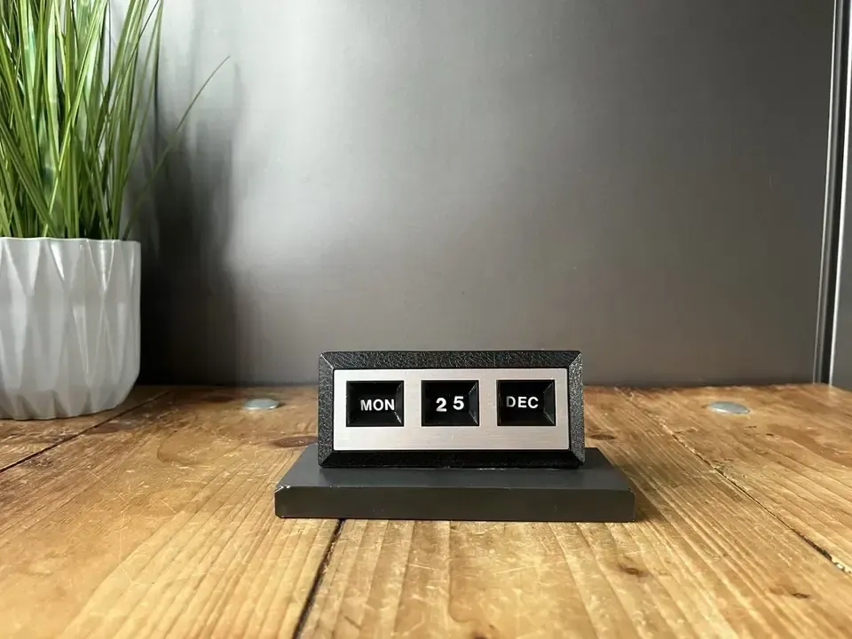 Home Decor Vintage Plastic Faux Leather Eagle Brand Slate Mounted Perpetual Desk Calendar photo
