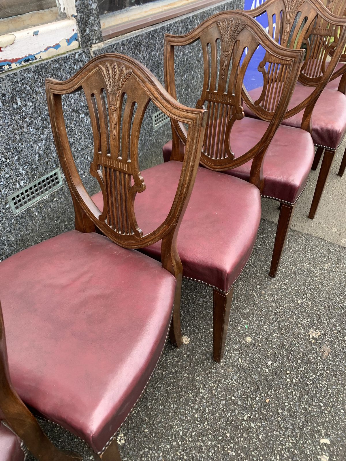 photo furniture Set Of 8 Hepplewhite Style Dining Chairs 6 Chairs 2 Carvers