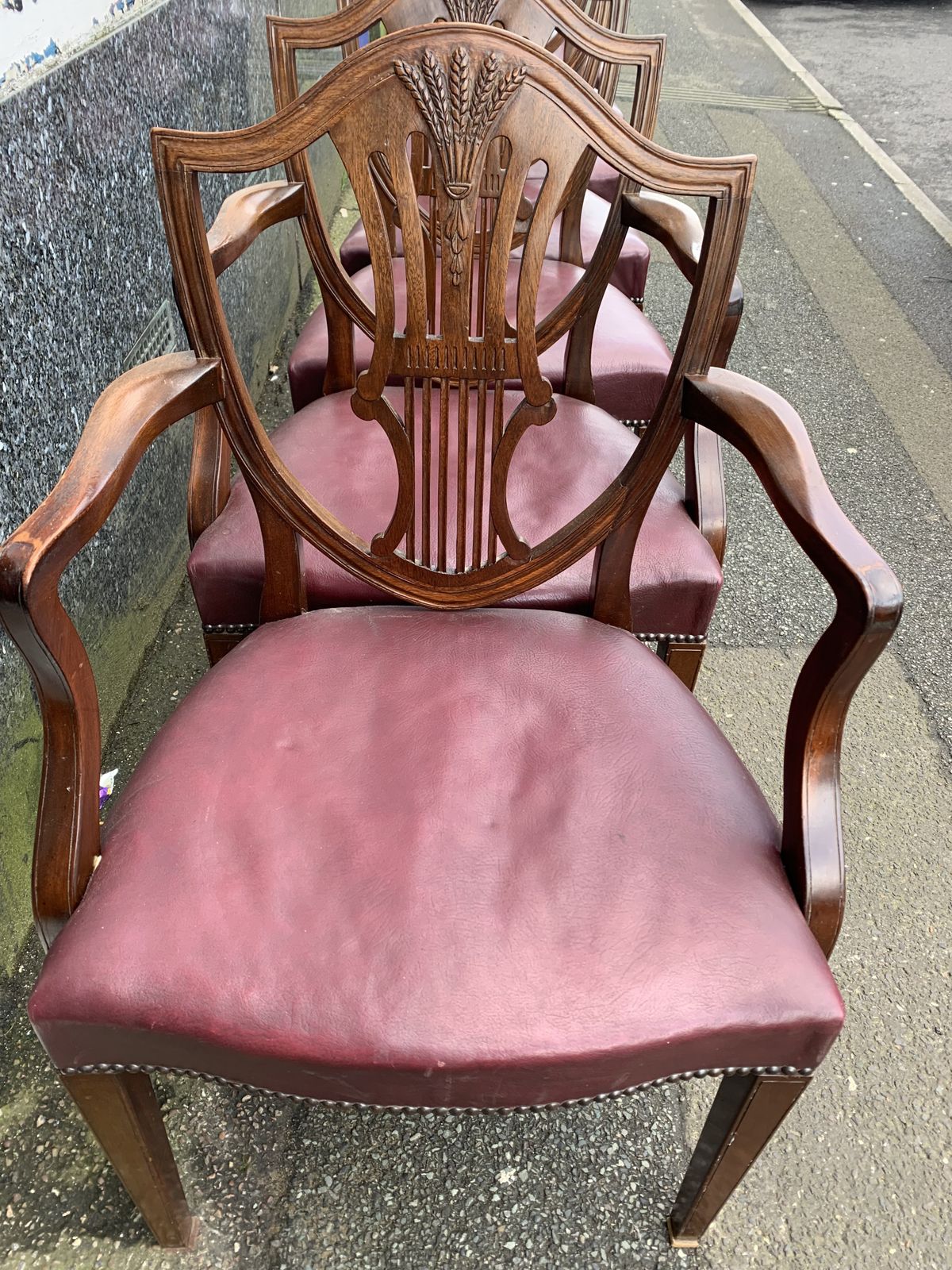 850.0 Set Of 8 Hepplewhite Style Dining Chairs 6 Chairs 2 Carvers photo
