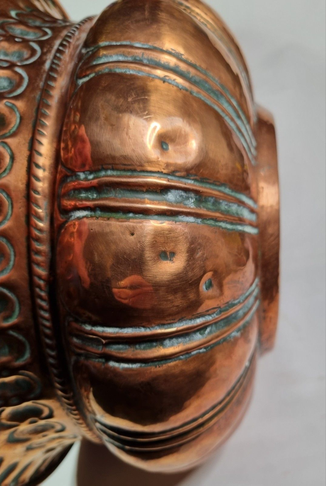 Garden Decor Antique Copper Planter  Jardinière Bowl Ornate Reppouse Gadrooned  Drainage Hole photo
