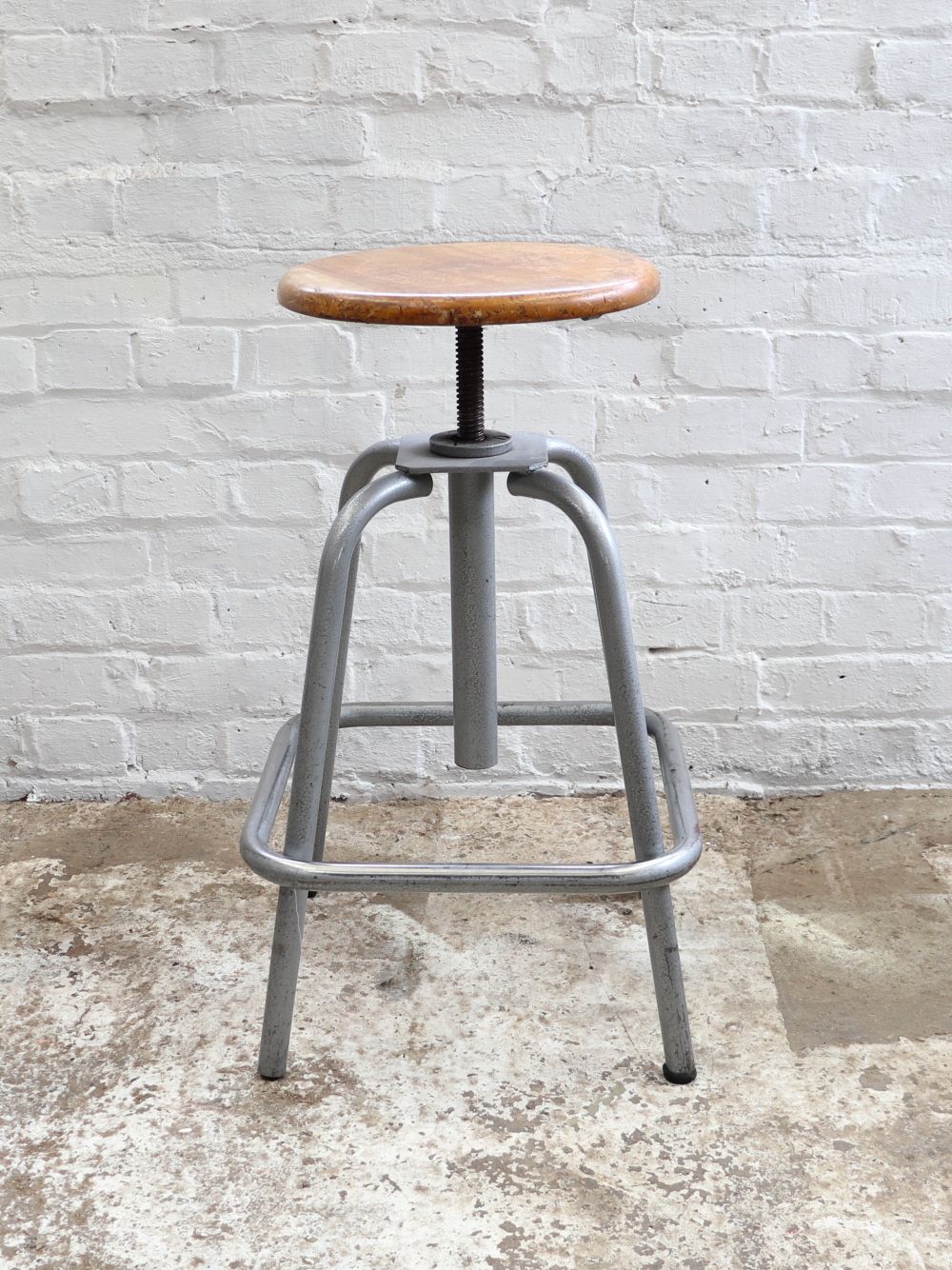 photo vintage Lovely French L.Sautereau Industrial Swivel Stool