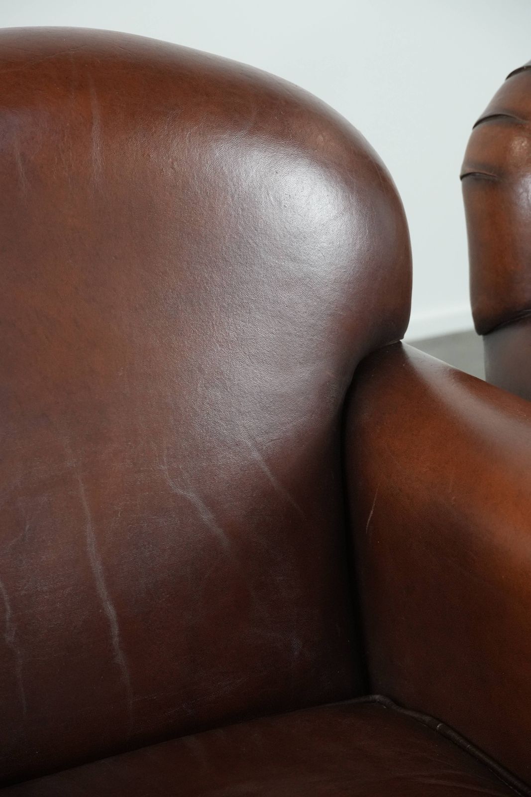 1811.0 Set Of 2 Beautifully Shaped Sheep Leather Art Deco Design Armchairs With Timeless And Warm Colors photo