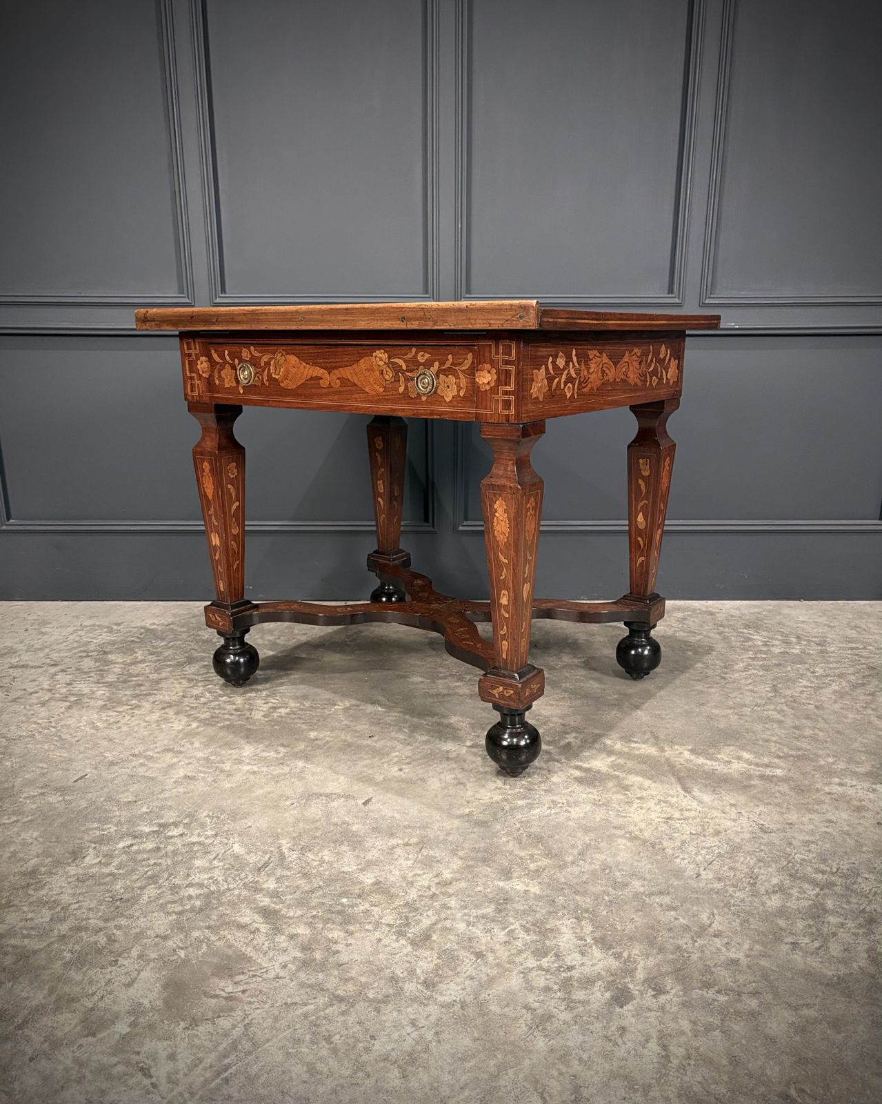 photo furniture Rare 18th Century Dutch Marquetry Inlaid Architects Table