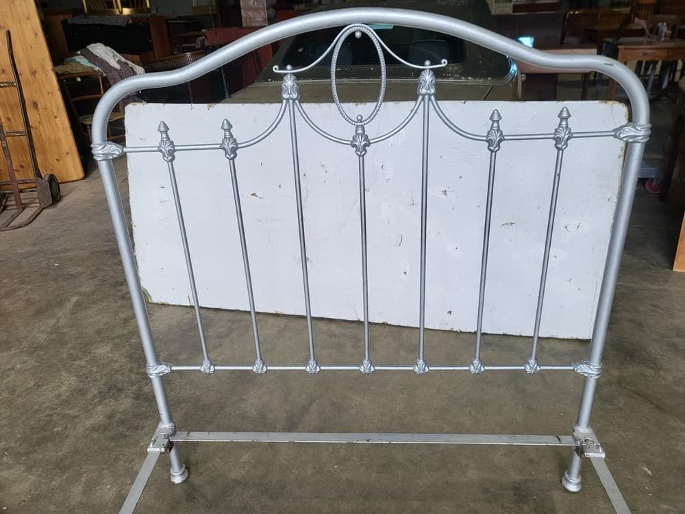 Antique Victorian Cast Iron Small Double Bed Frame + Base photo vinterior
