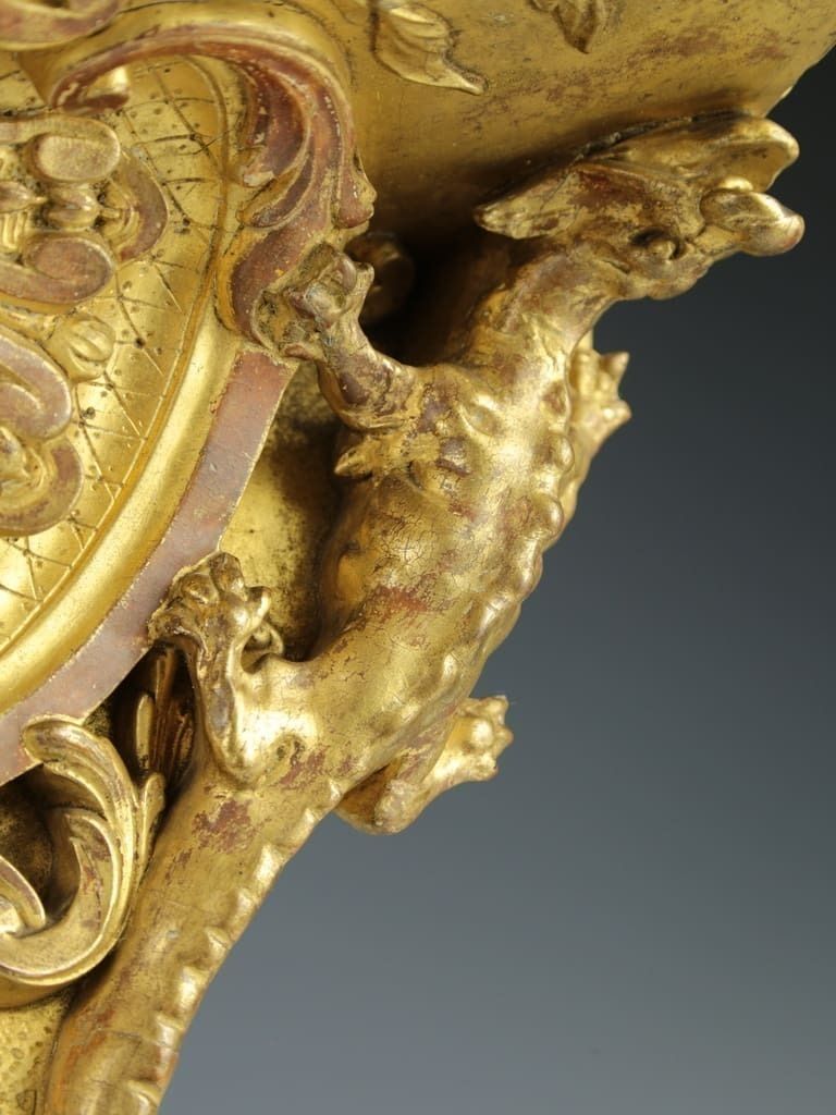 photo vinterior Exquisite Renaissance Revival Giltwood Griffin Bracket Shelf