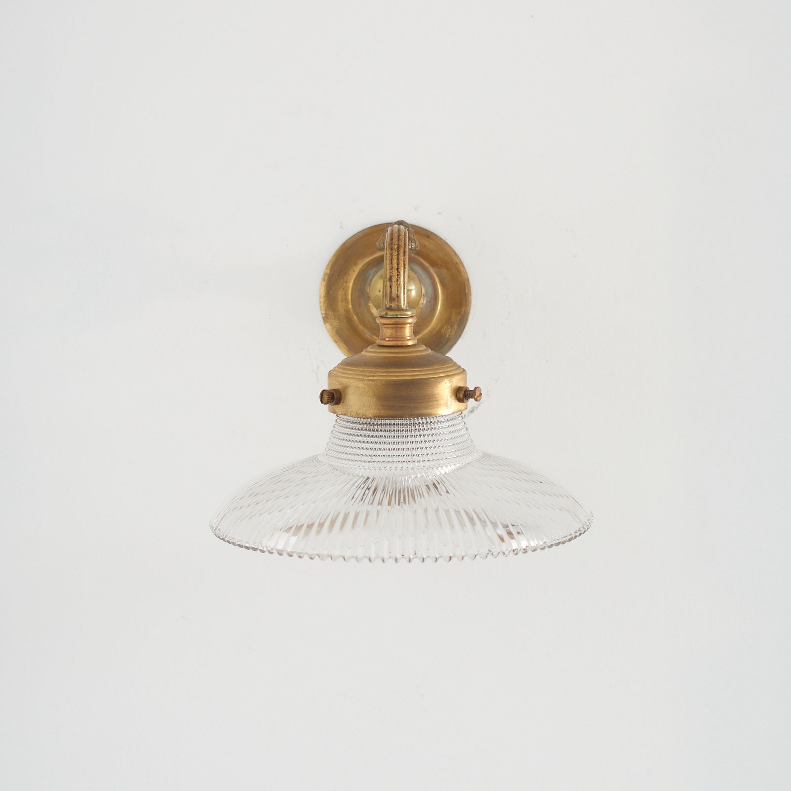 Antique Reclaimed Glass Holophane Wall Light – I photo 299.0