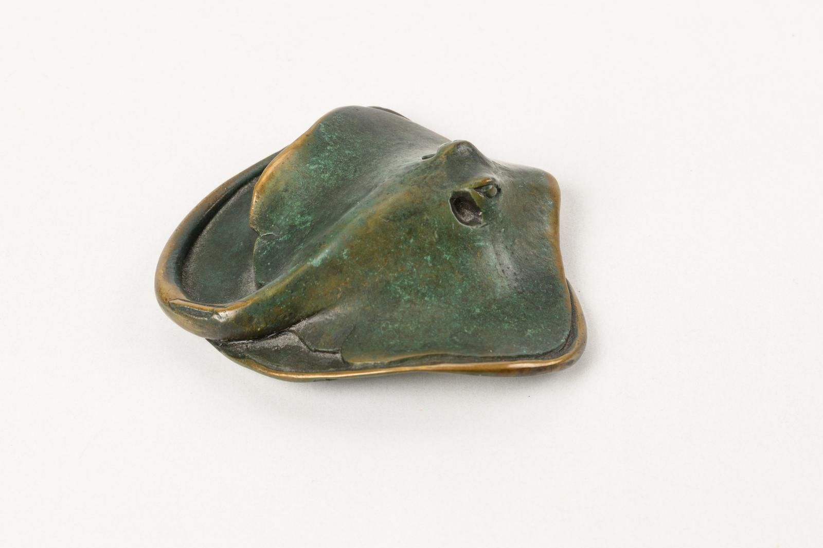 Silvio Apponyi (German Australian, B. 1949) Patinated Bronze Sculpture Of Two Stingrays photo vinterior
