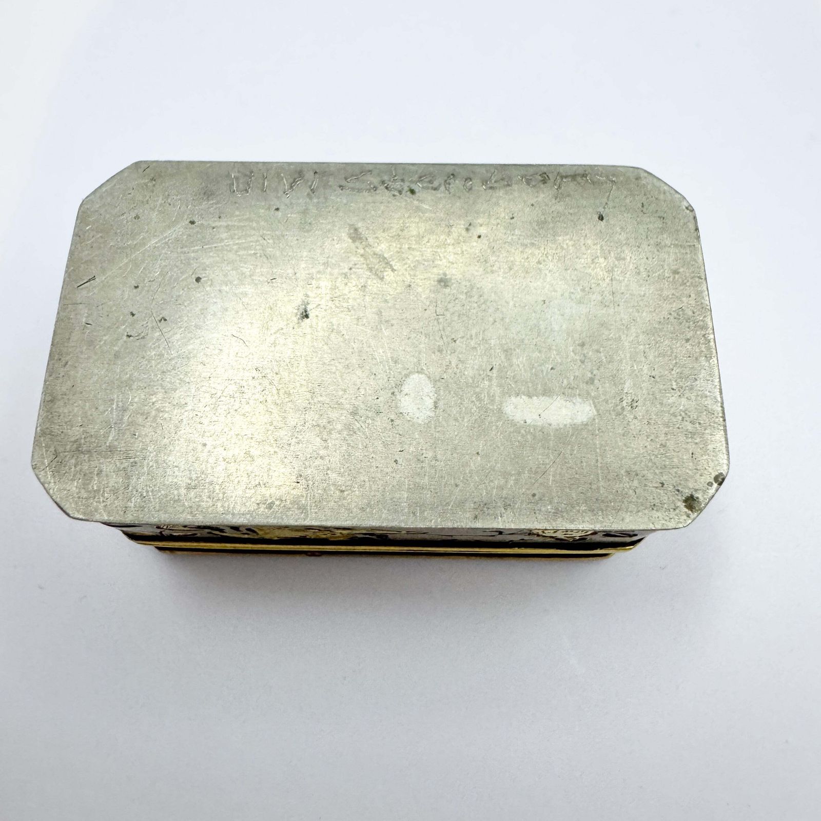 Japan Meiji Era Early 1900s. Antique Mixed Metal Pill Trinket Box. Signed. photo buy