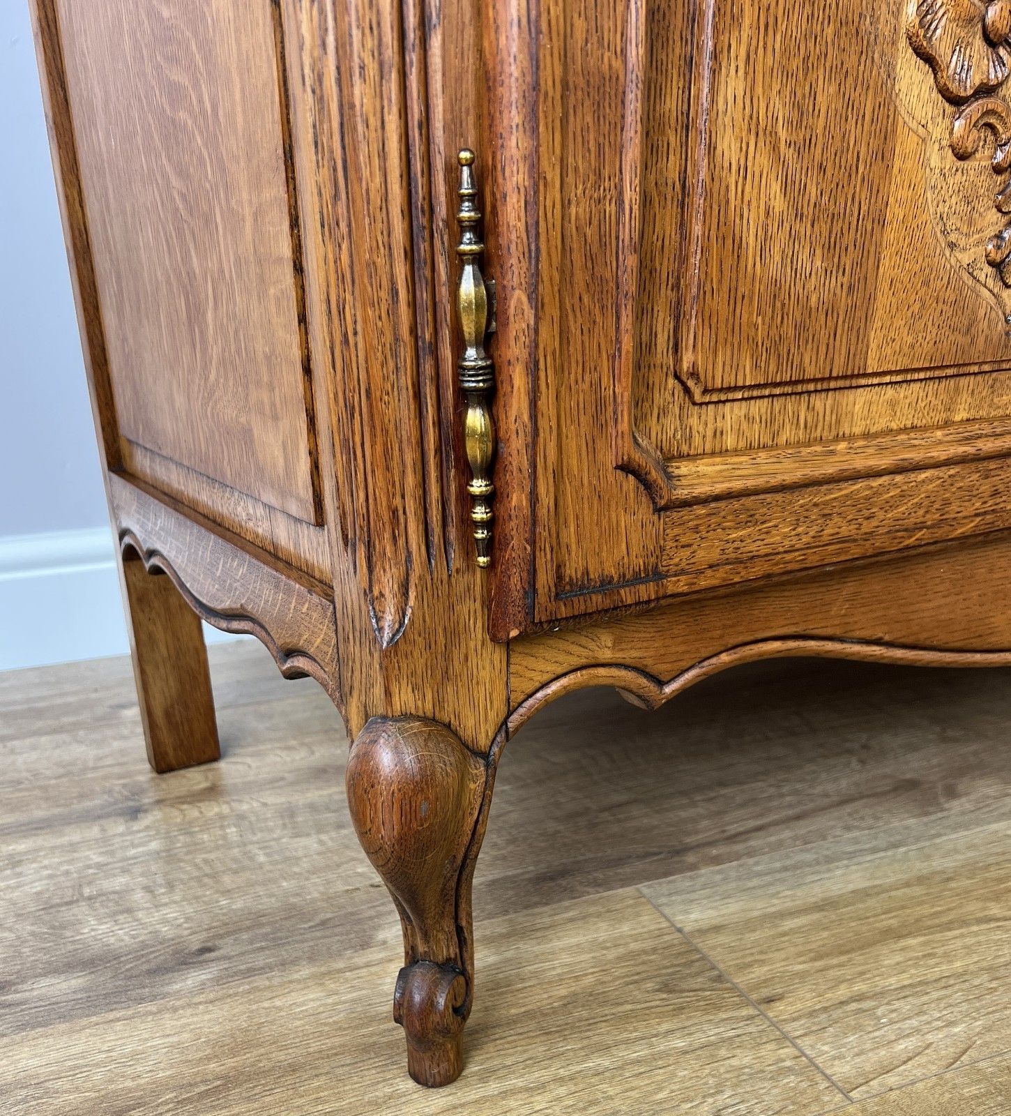 photo furniture Bookcase Vintage French Louis XIV Style Oak Display Cabinet Sideboard Lot 4890