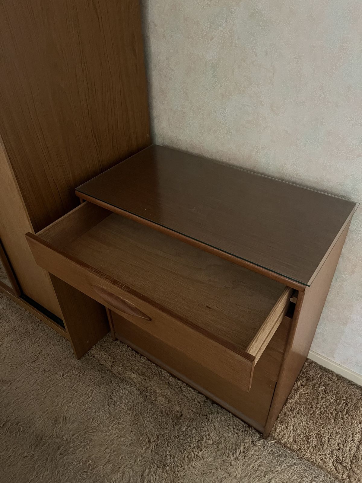 Austinsuite Teak Bedroom Suite — 1960s, Mid Century Modern, Original Label photo 1000.0