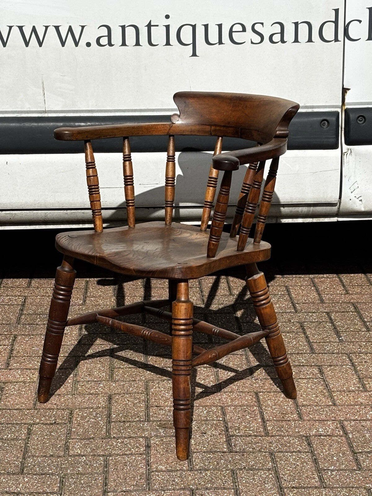 764.0 King George V Smokers Bow Estate Chair. photo