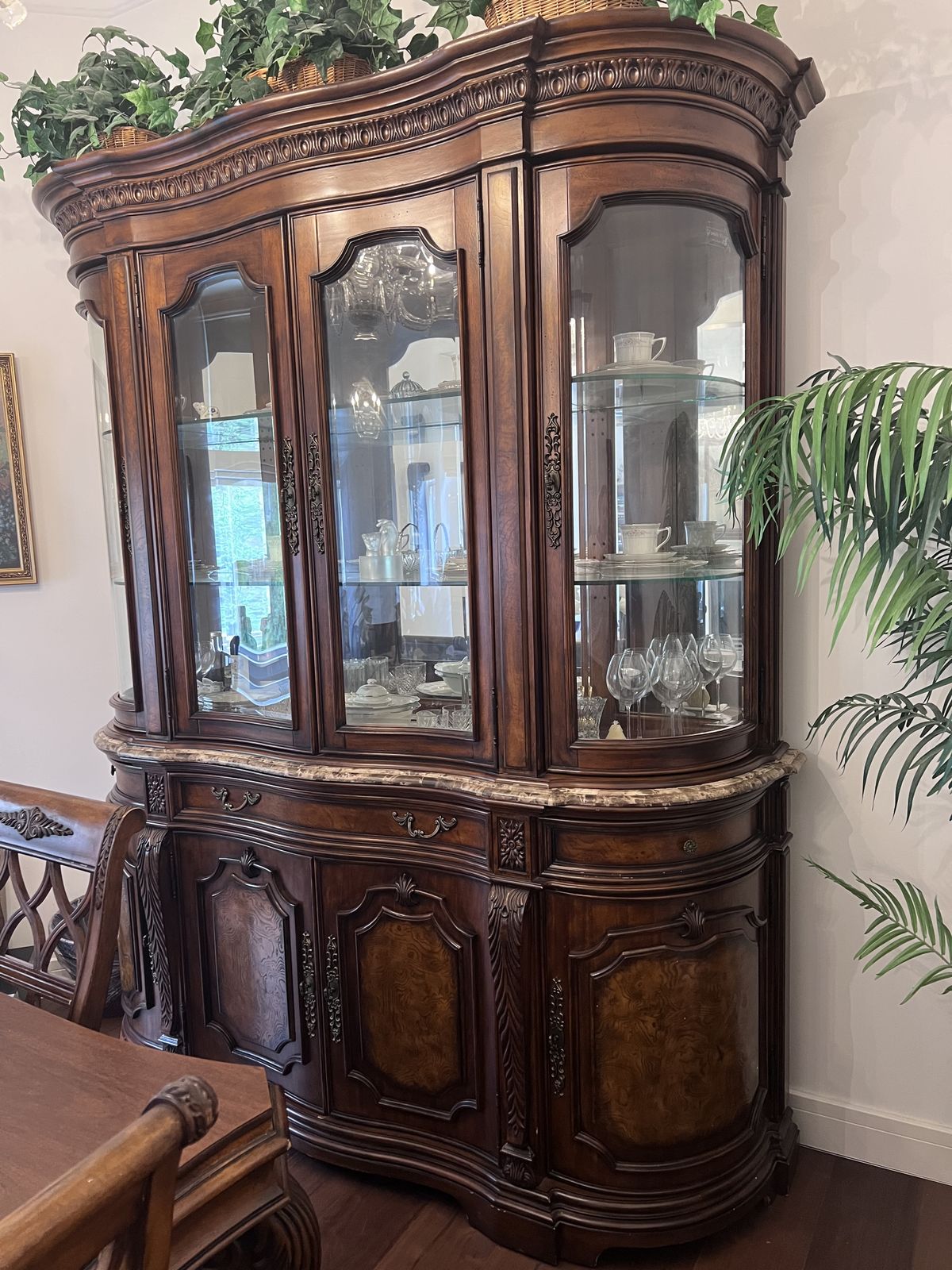 Stanley USA Furniture China Hutch With Marble Top – Excellent Condition