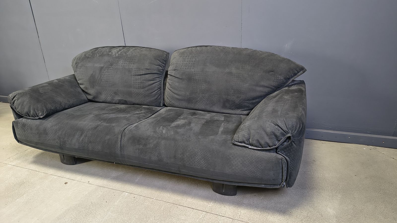 photo furniture Velvet Sofa By Saporiti Italia, 1980s