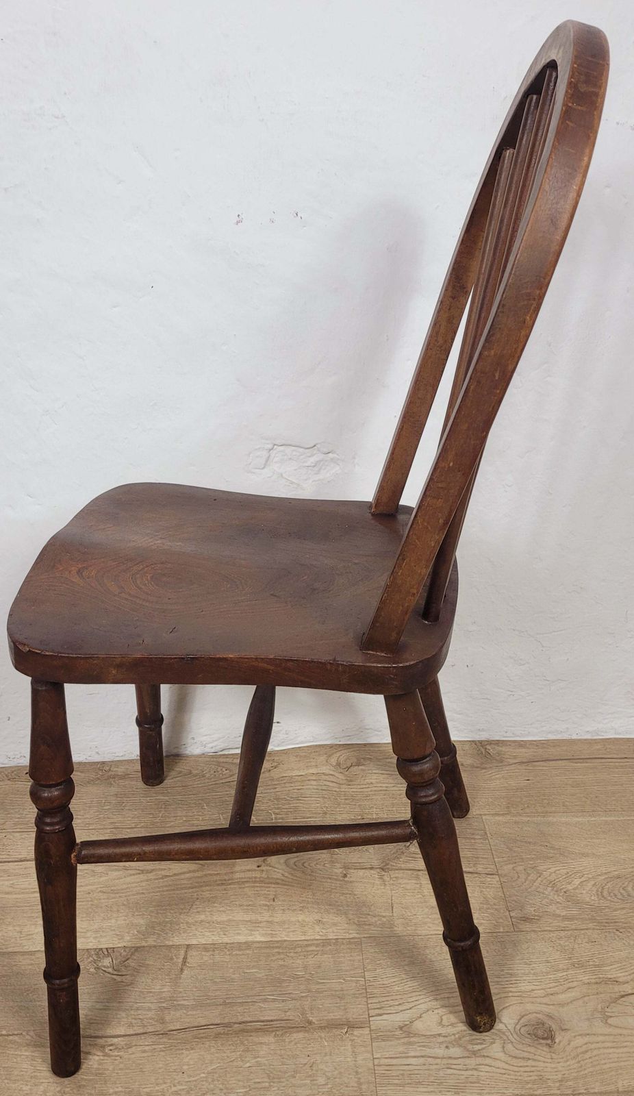 photo vinterior Vintage Kitchen Chair Hoop Back Elm & Birch English 20thc