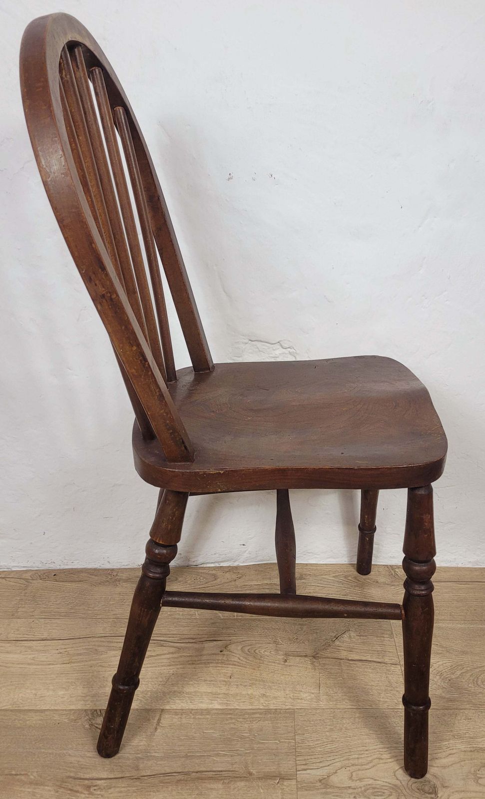 photo vintage Vintage Kitchen Chair Hoop Back Elm & Birch English 20thc