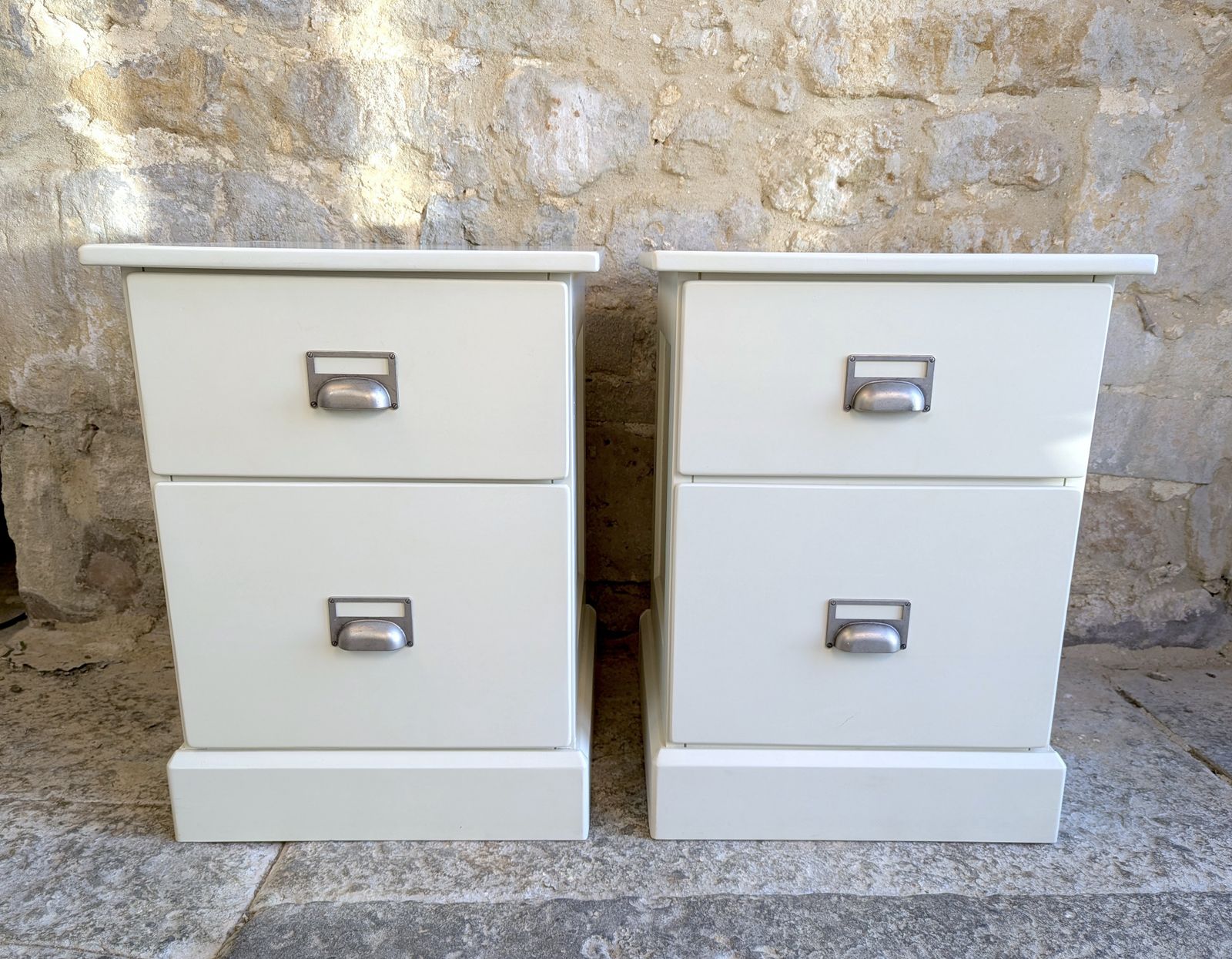 photo vinterior Pair Painted Bedside Tables With Drawers   Off White/ Cream   Sku 140