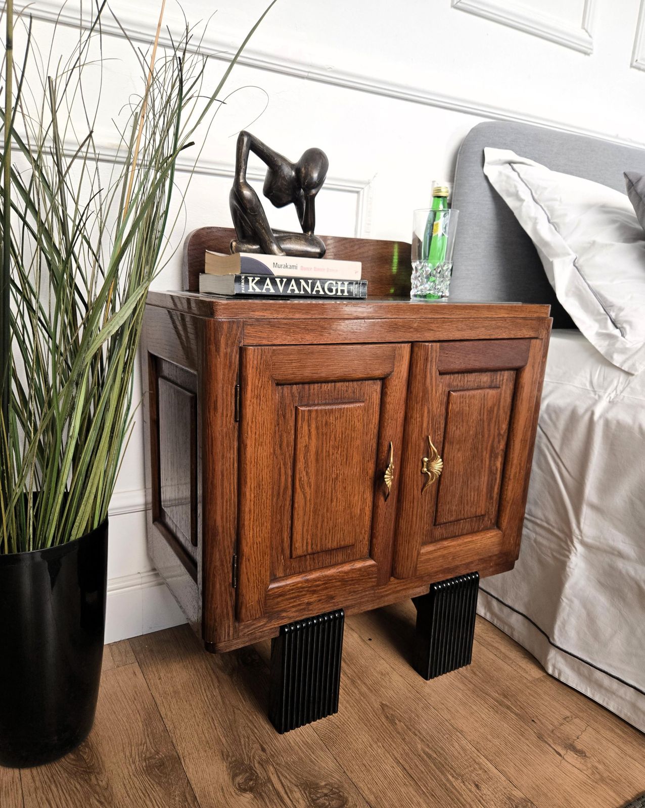 Pair Of Italian Art Deco Night Stands Bed Side Tables In Burl Walnut photo for sale