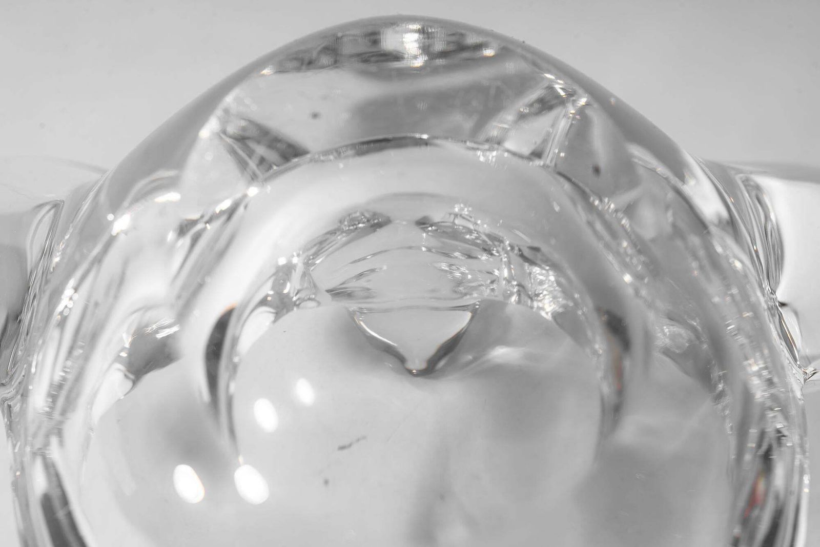 photo vinterior Glass Ashtray In The Shape Of A Lying Bear, Vienna, Around 1970