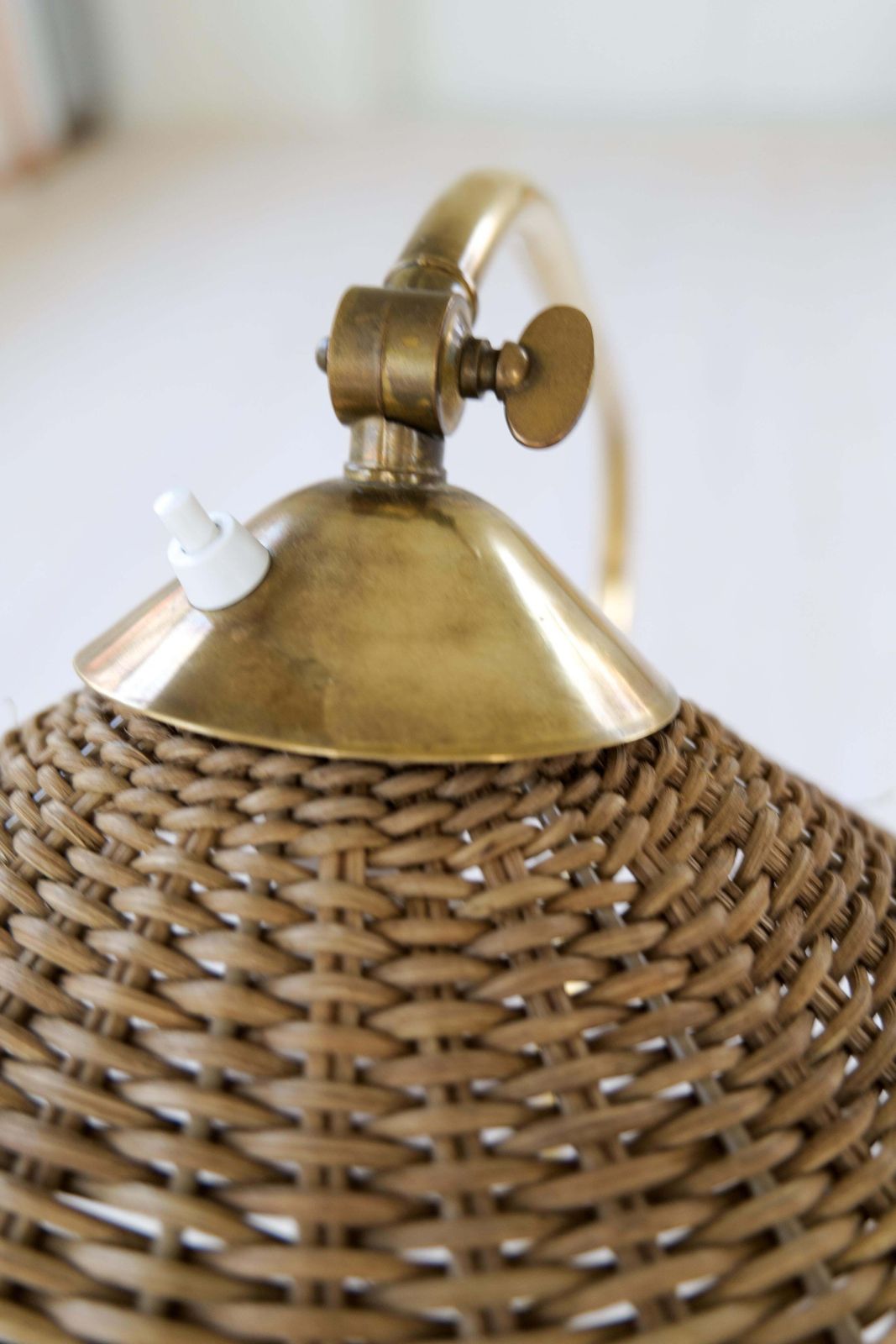photo vinterior Art Deco Sculptural Brass And Rattan Floor Lamp Sweden 1940s
