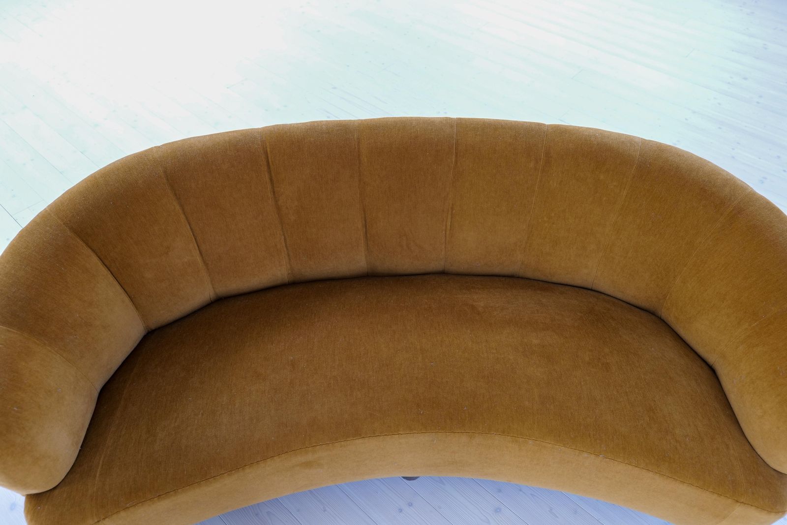 photo vinterior Swedish Art Deco Velvet Sofa Curved Design, 1940s