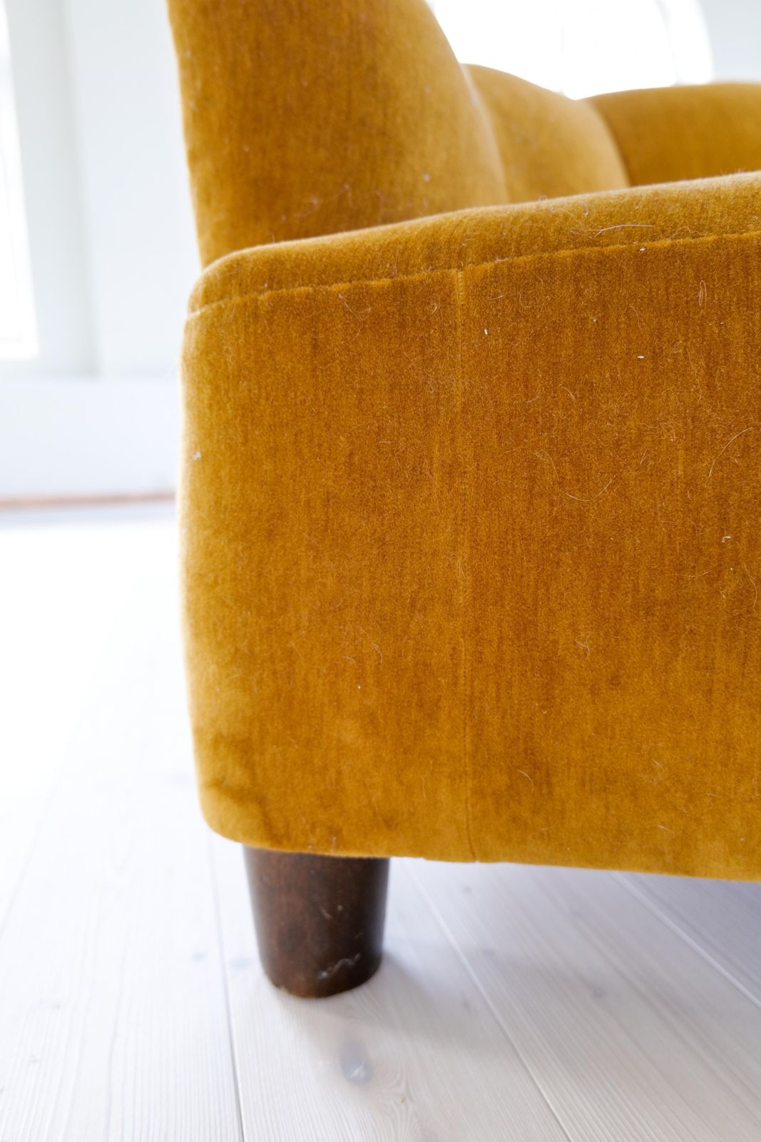 photo vintage Swedish Art Deco Velvet Sofa Curved Design, 1940s