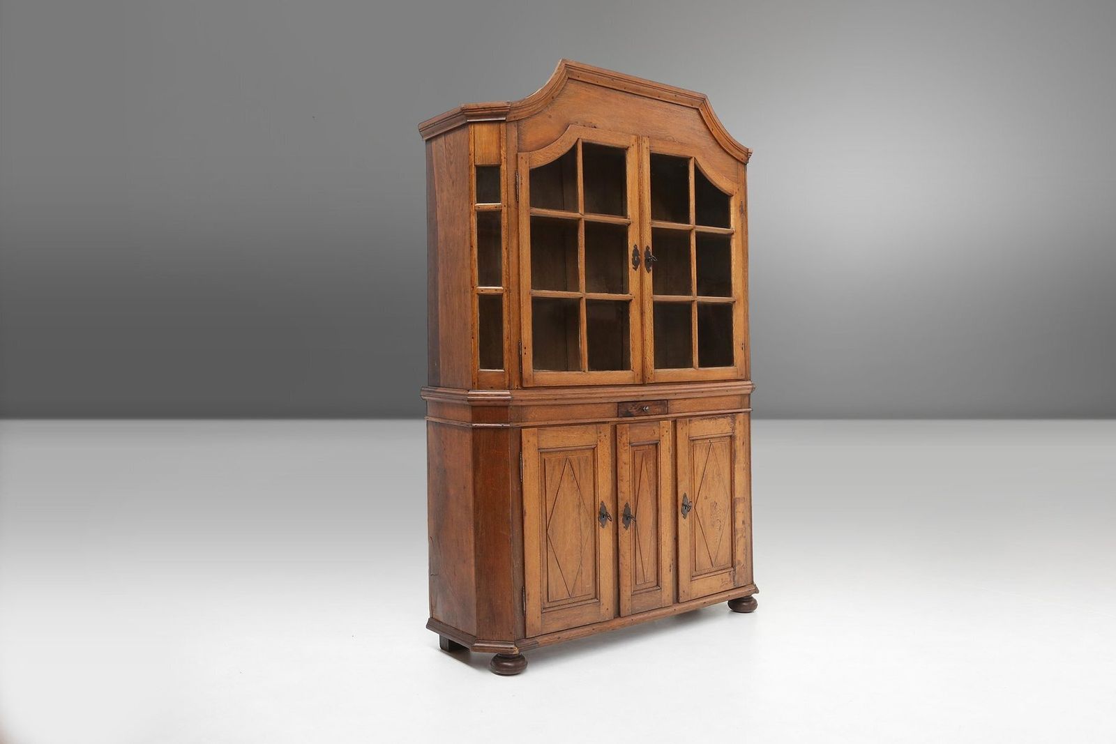 Vitrine Cabinet In Oak With Glass Windows, Germany, Early 18th Century