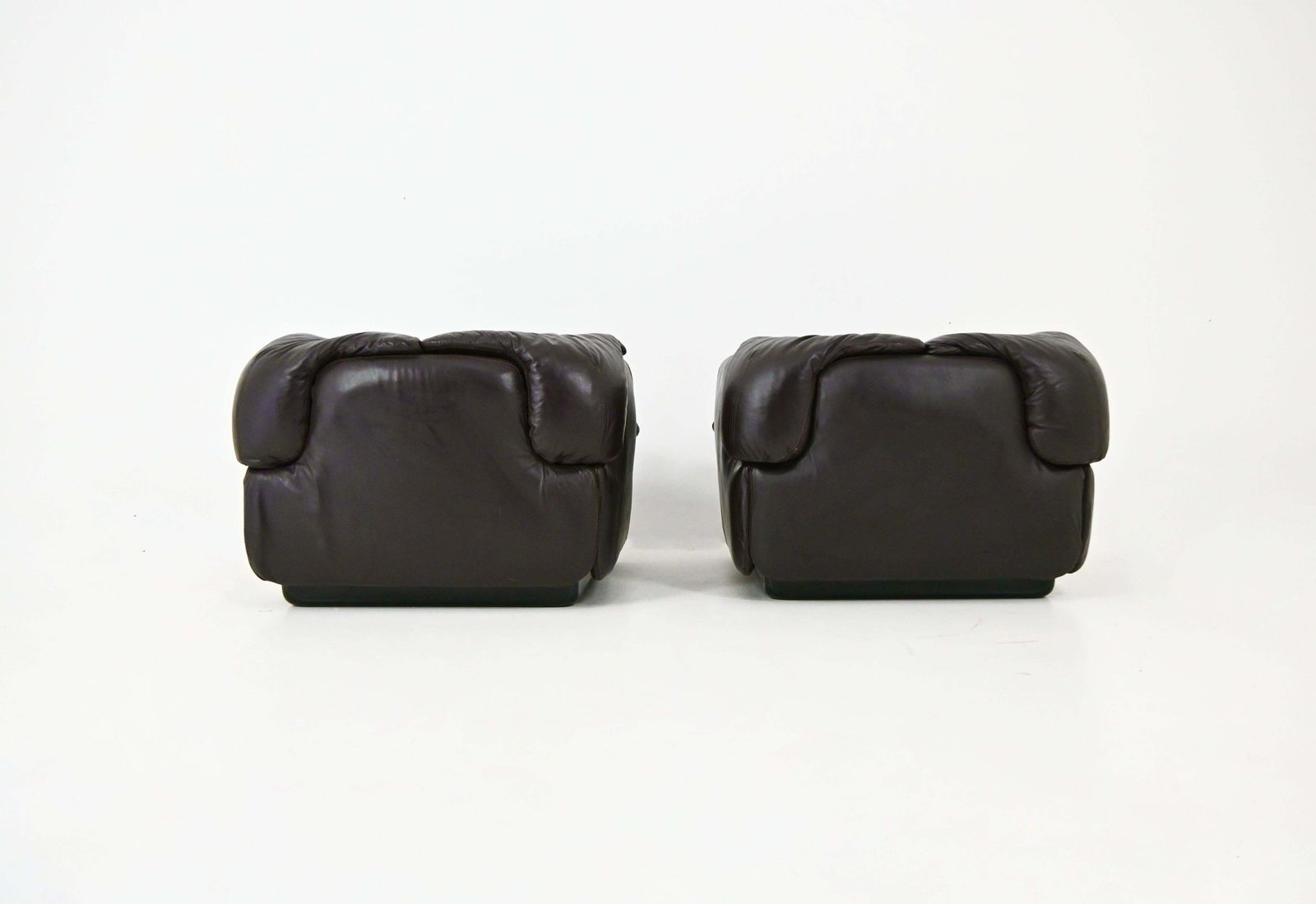 Confidential Lounge Chairs By Alberto Rosselli For Saporiti Italia, 1970s photo vinterior