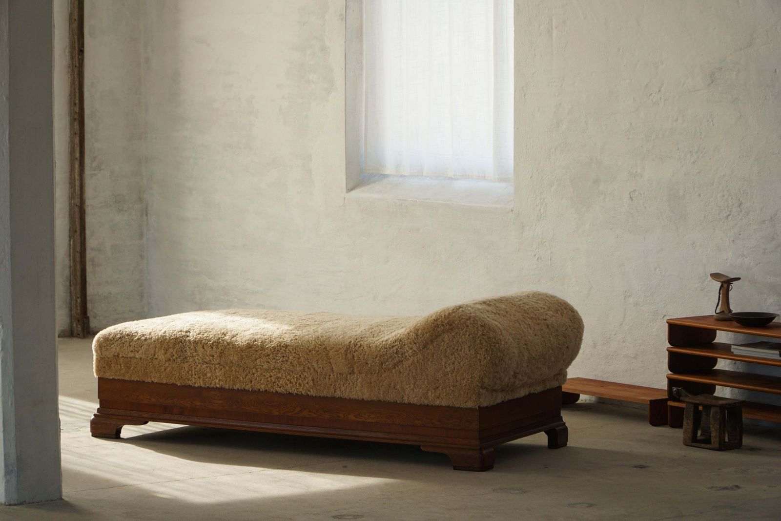 Art Deco, Daybed Reupholstered In Lambswool, Danish Cabinetmaker, 1930s photo vinterior