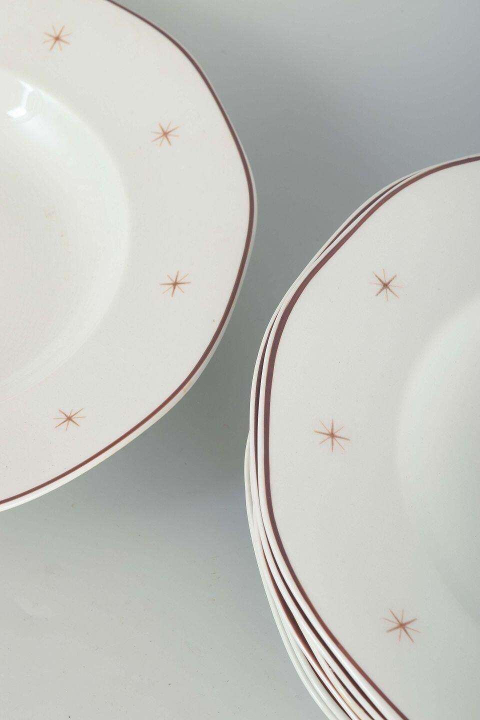 Arabia, Finland. Set Of 7 Soup Plates In Porcelain. Model Orient. 1930s/40s photo for sale