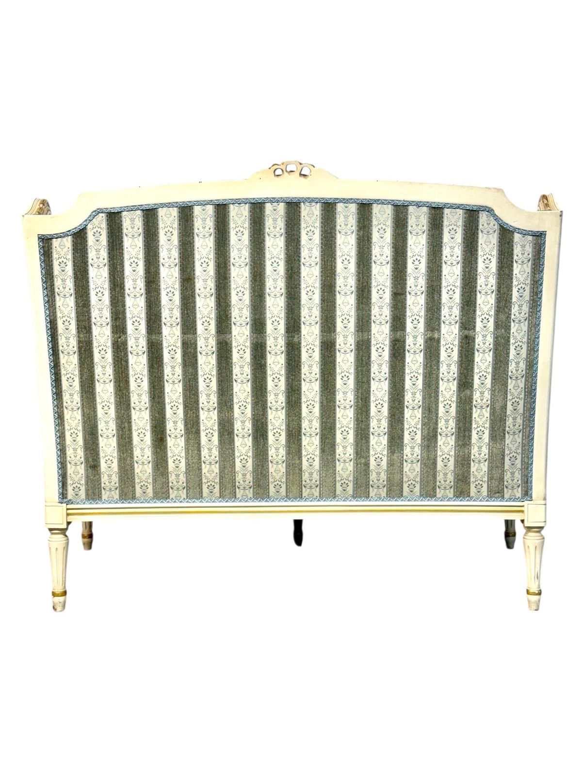 Early 20th Century French Louis XVI Style Painted And Gilded Two Seat Sofa photo vinterior