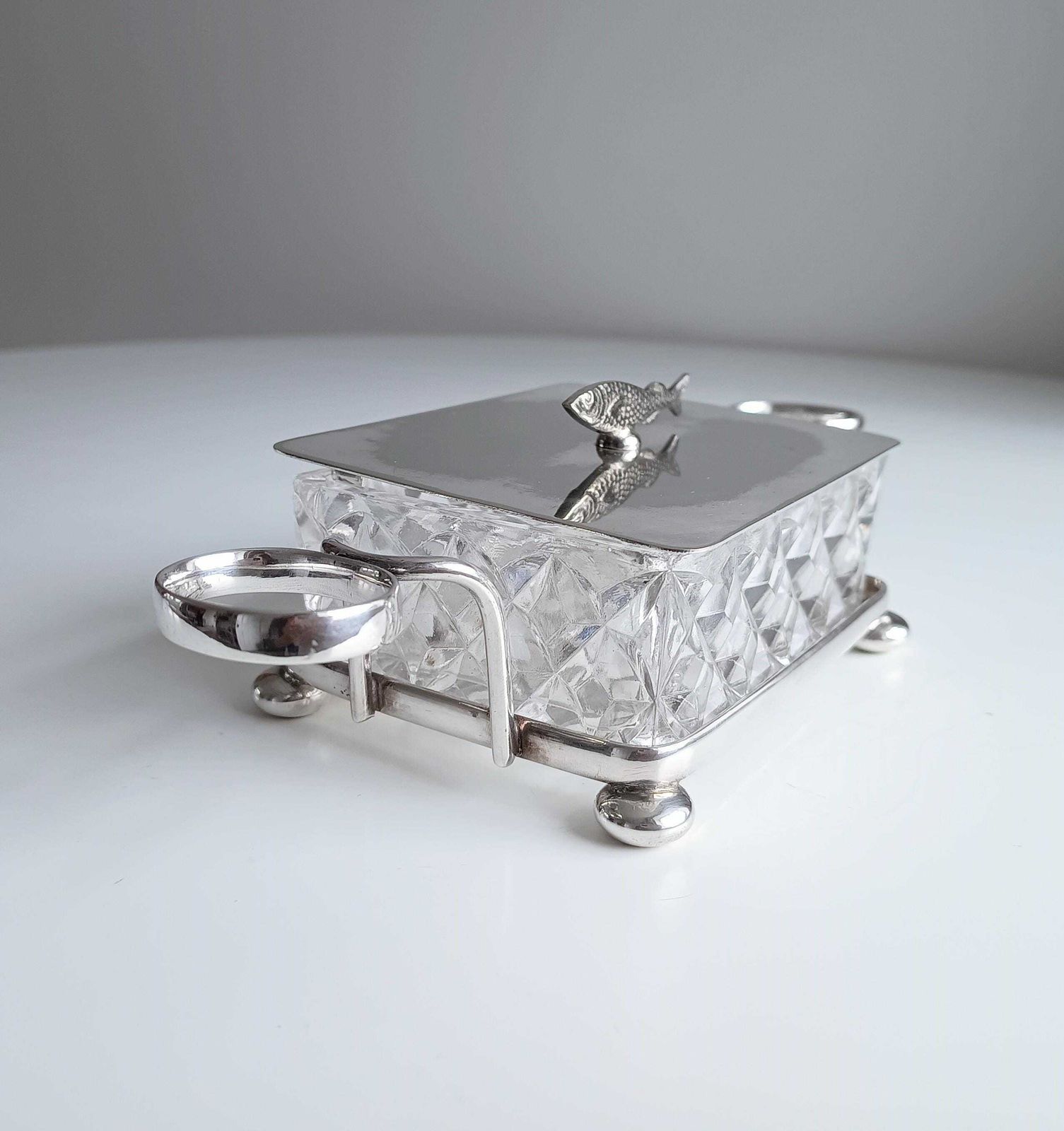 photo vinterior Antique English Novelty Silver Plated Cut Glass Sardine Serving Dish: Zoomorphic Finial, 1890