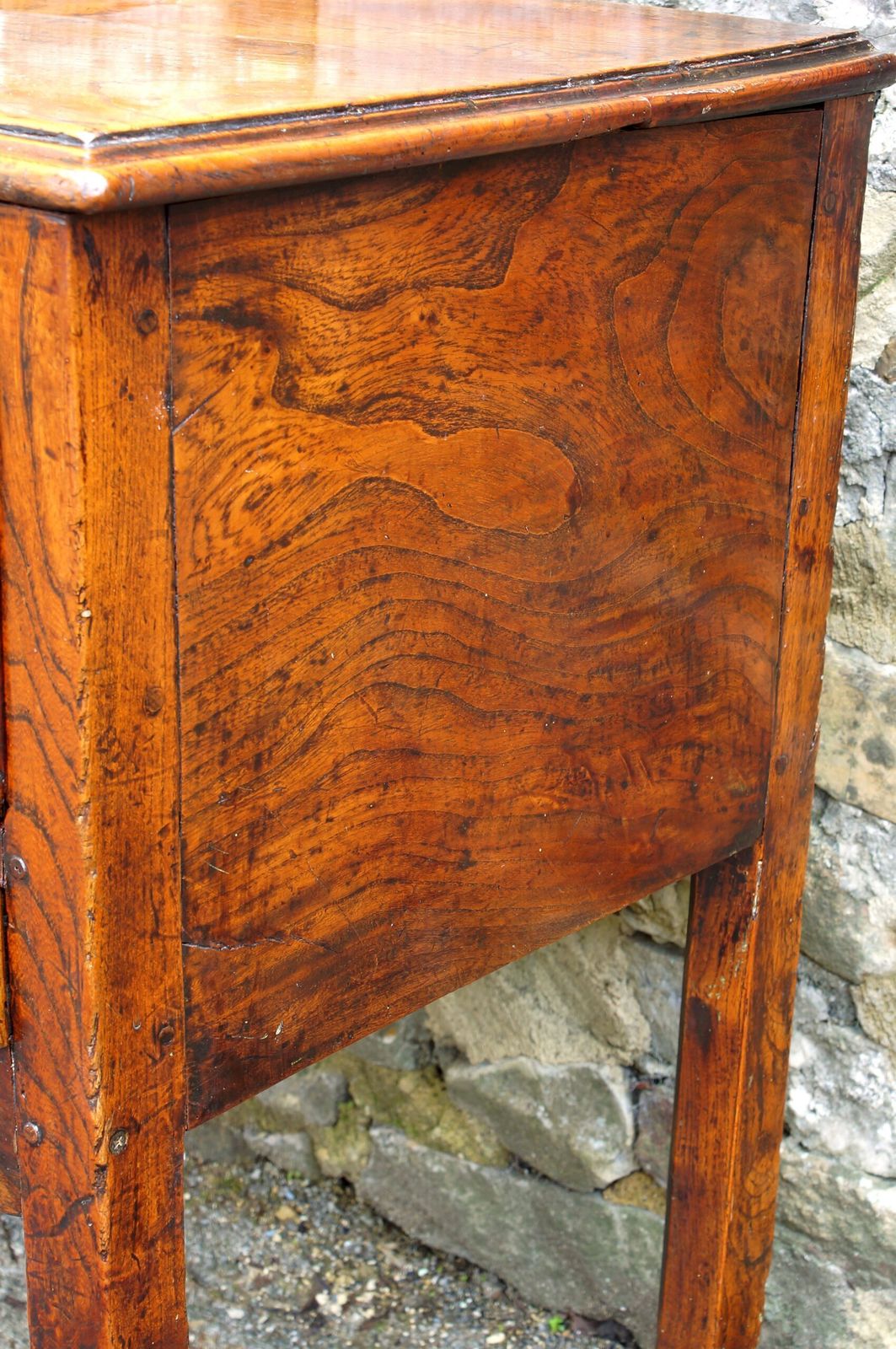 An Exceptional Elm 18th Century Dresser. photo vintage