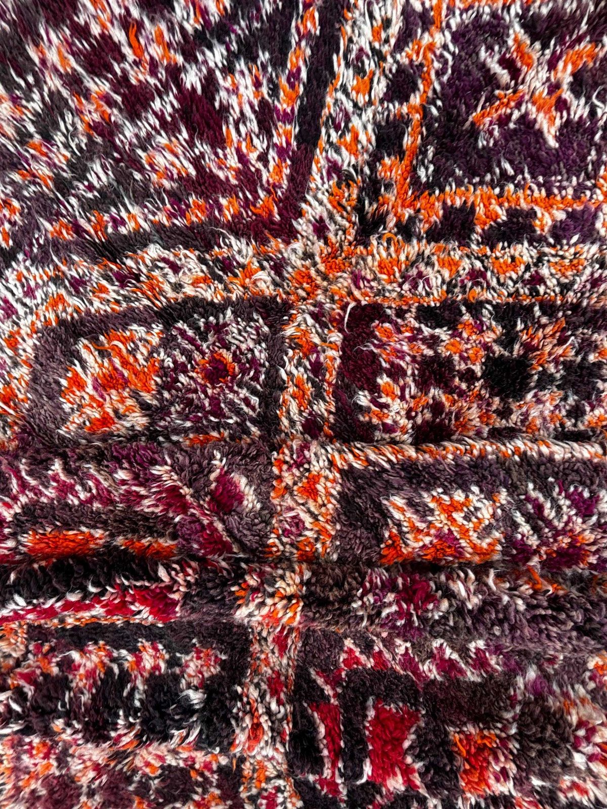 Mid Century Modern Beni M’guild Moroccan Rug 240x350 Cm – Handmade Berber Carpet – Authentic Atlas Rug photo Textiles