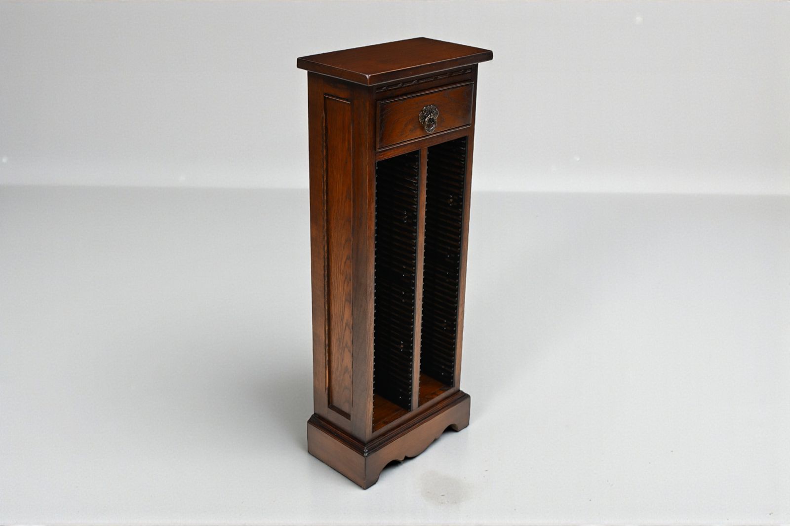 Old Charm Cd Cabinet/Unit For 80 Cds Tudor Brown Free* Uk Delivery photo vintage