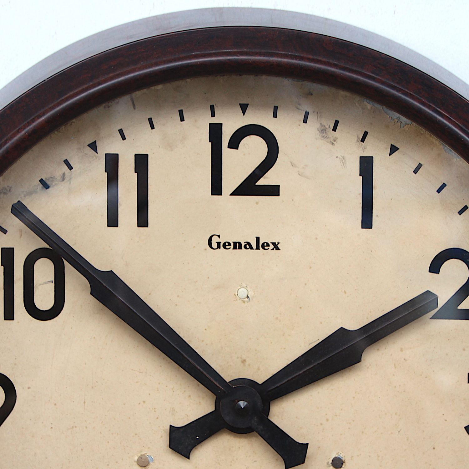 305.0 1950s British Bakelite Vintage School / Commercial Wall Clock. Fully Guaranteed. London Timepiece photo