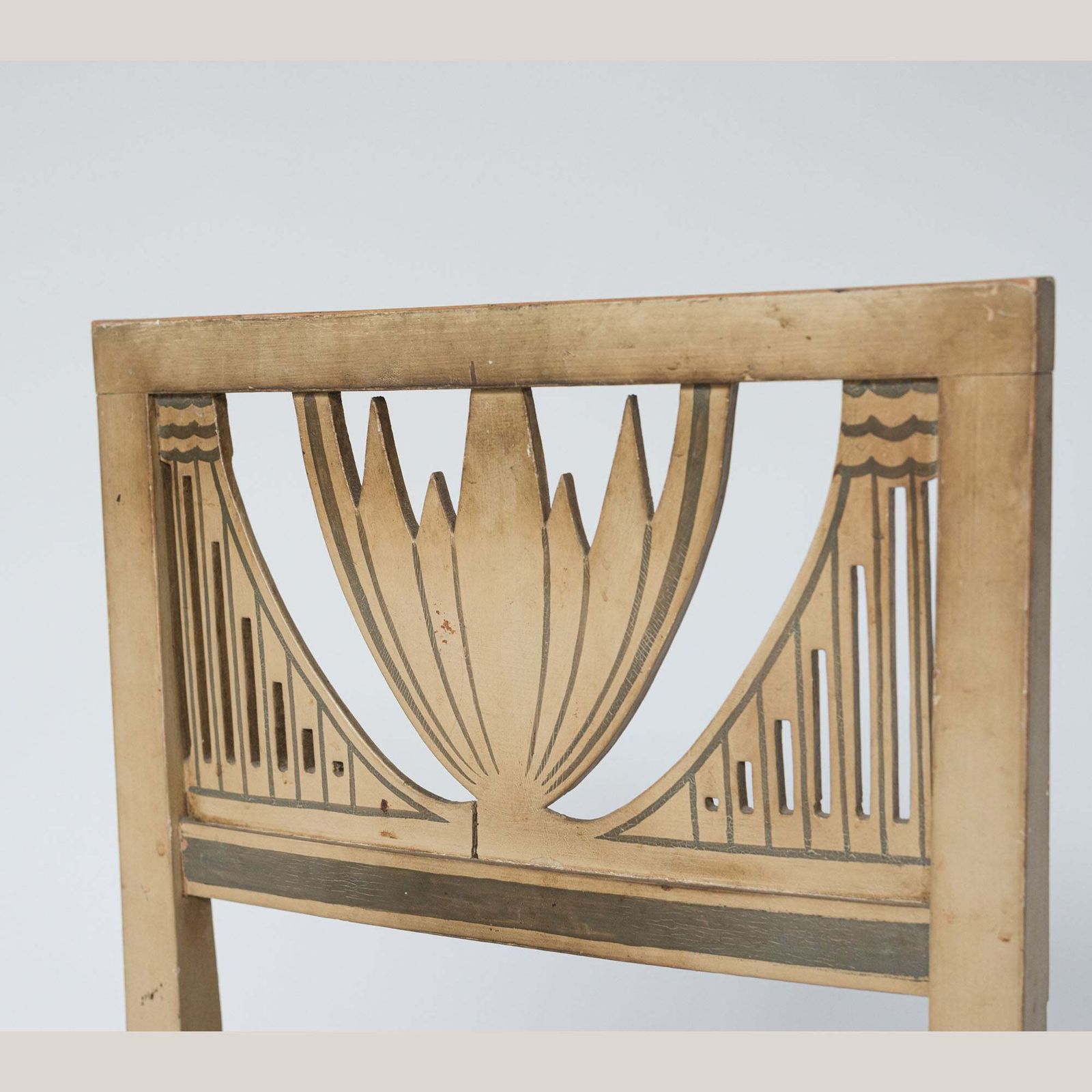 Set Van Vier Neoklassieke Geschilderde Eetkamerstoelen. photo buy