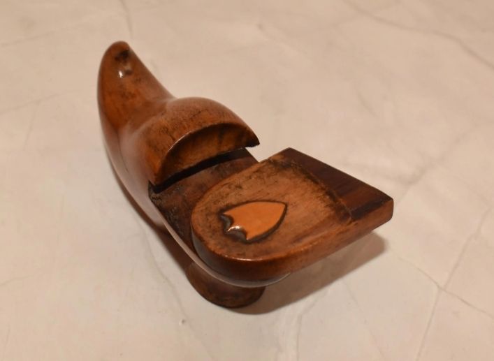 Antique Puzzle Snuff Box   Stunning Wooden Shoe Secret Cavity Novelty Casket photo vinterior