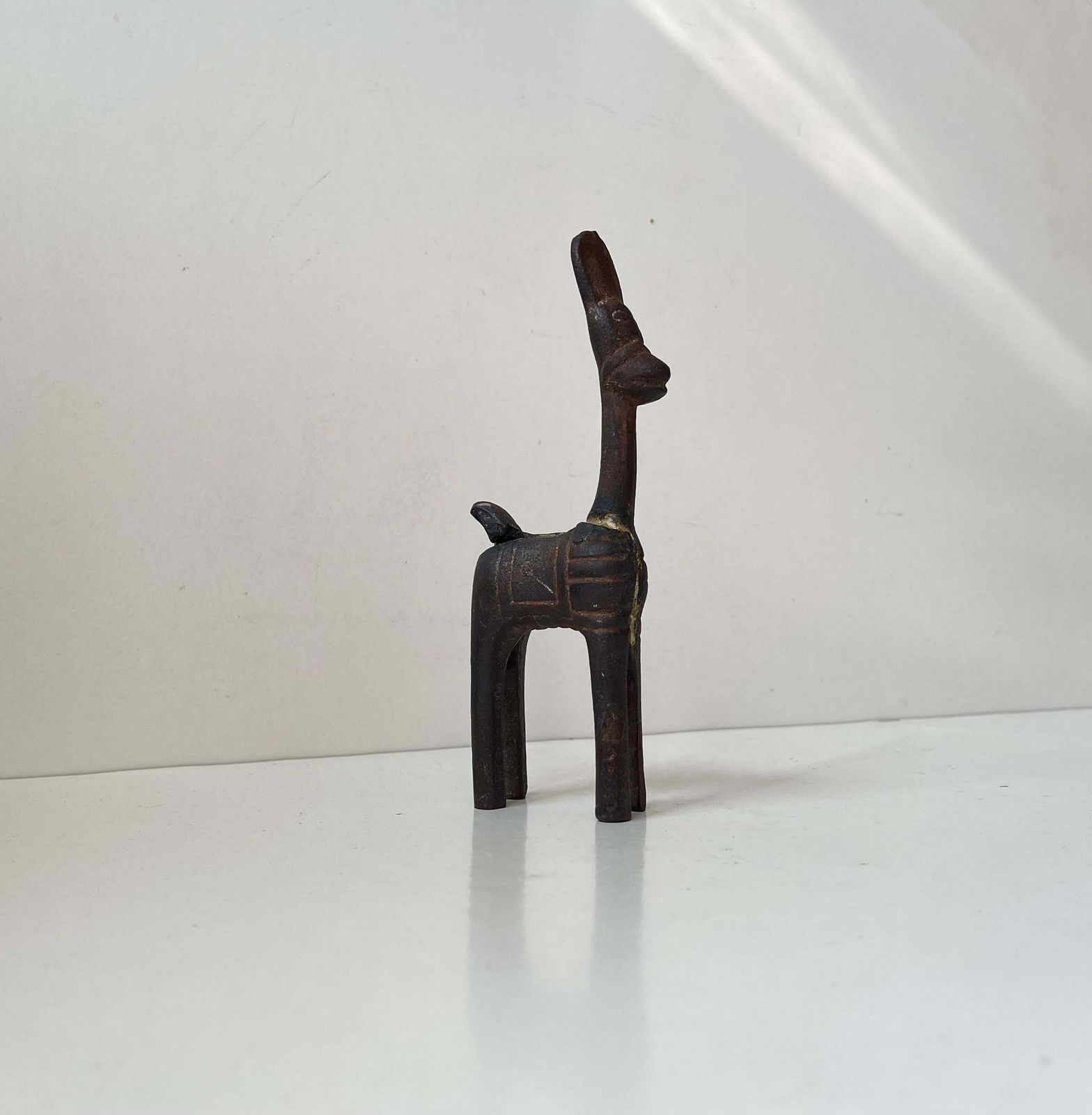 Old Bankura Naive Horse Figurine In Cast Iron, Mid 20th Century photo vinterior