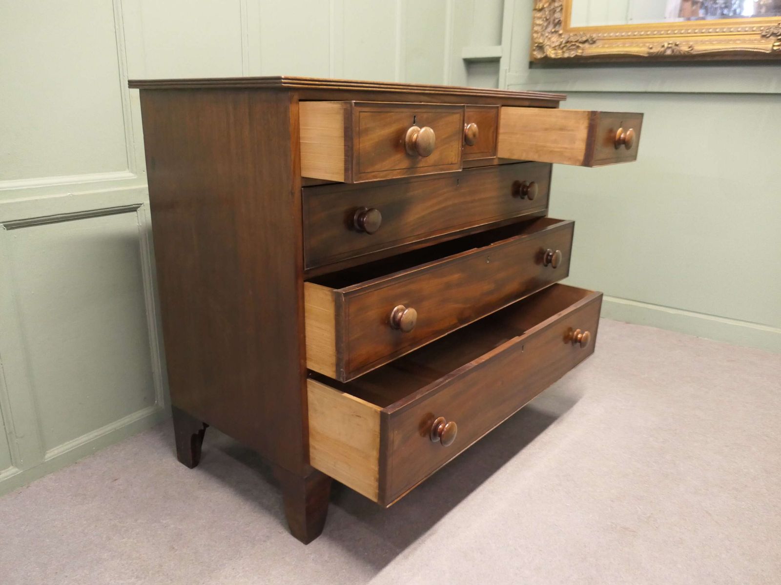 Late 18th Century Mahogany Chest Of Drawers This Is A Wonderful Looking Piece photo 1980.0