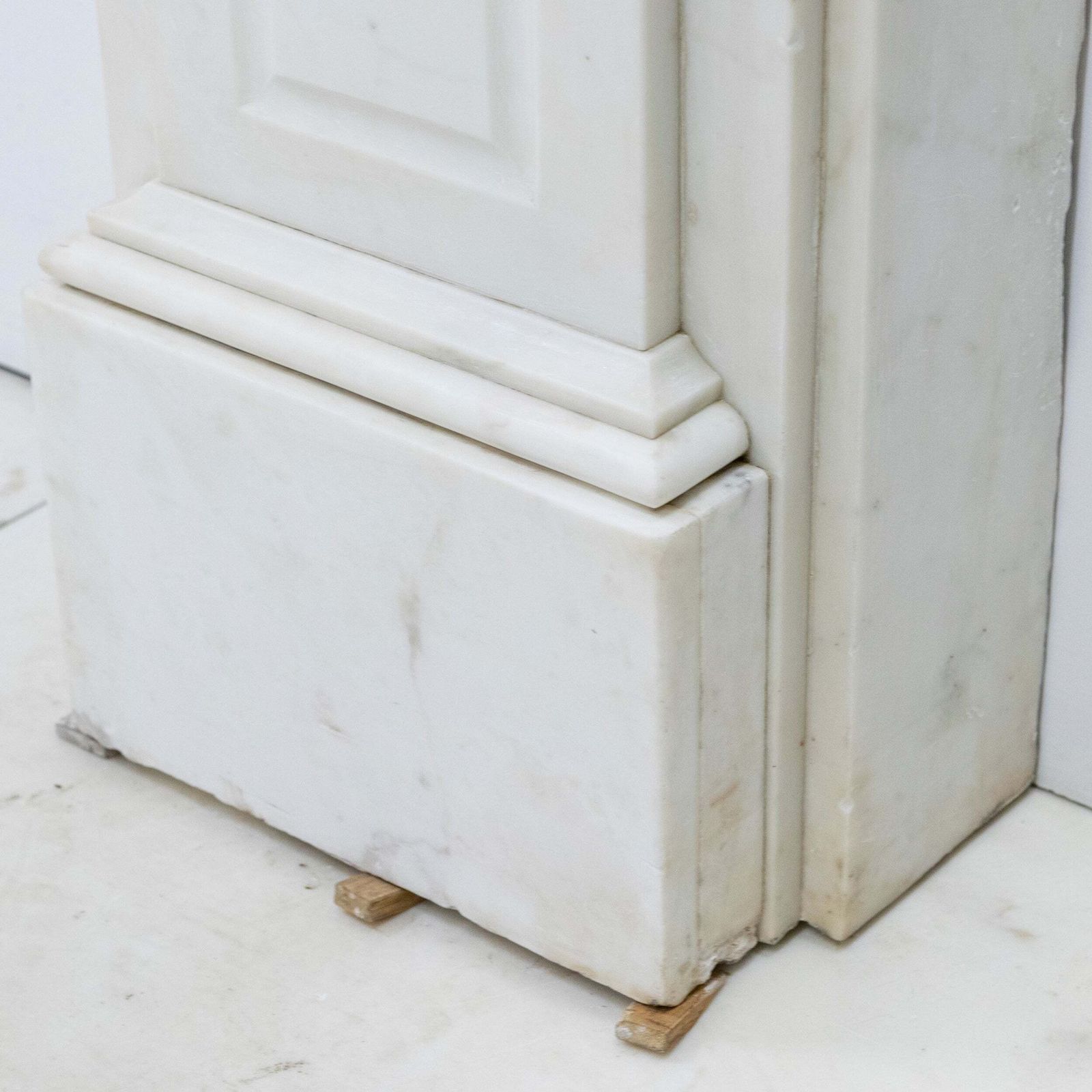 photo vinterior Antique Victorian Statuary Marble Carved Corbel Chimneypiece